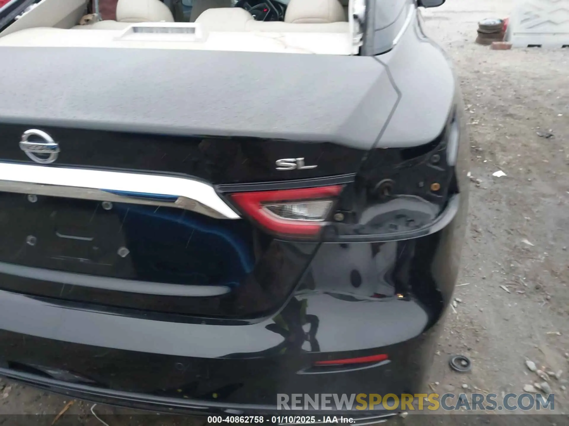 19 Photograph of a damaged car 1N4AA6AV0KC379524 NISSAN MAXIMA 2019