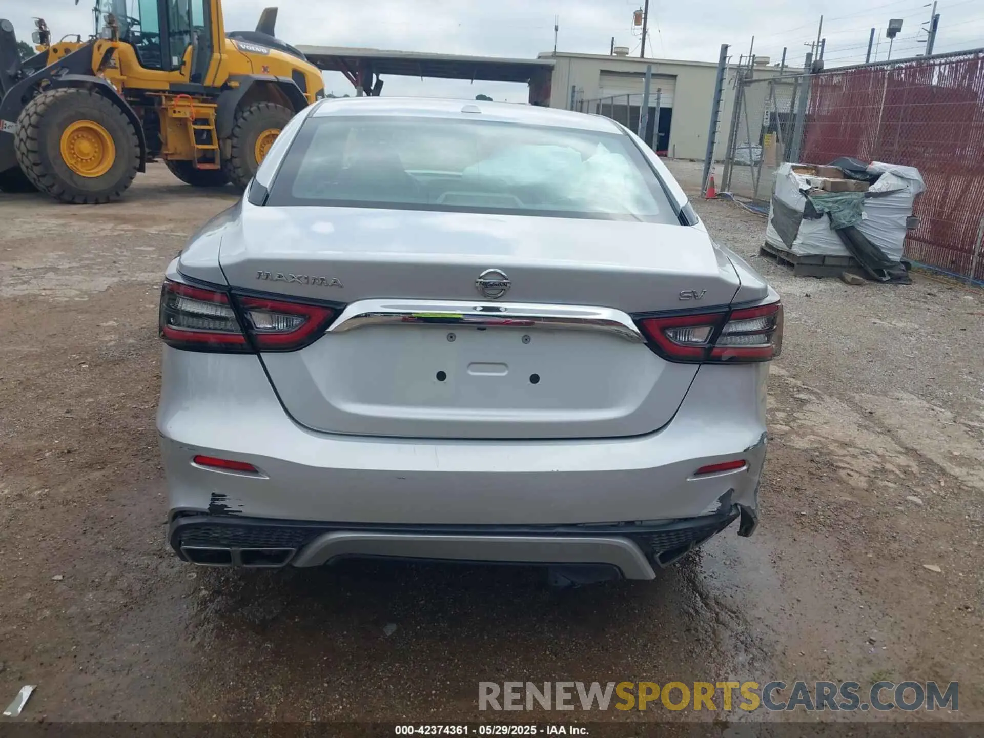 17 Photograph of a damaged car 1N4AA6AV1KC361453 NISSAN MAXIMA 2019