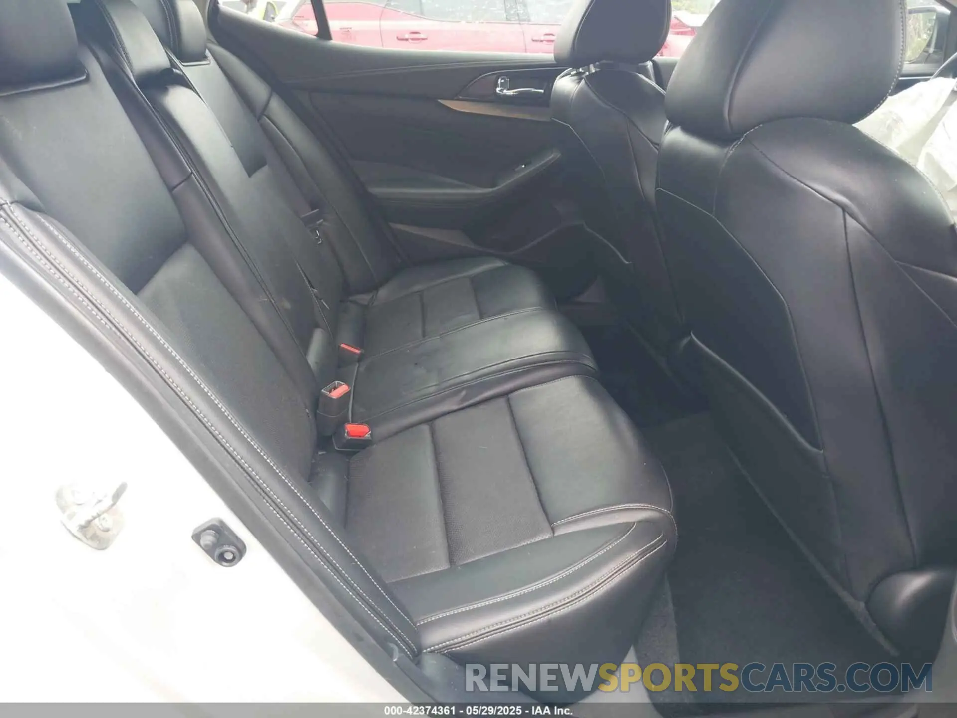 8 Photograph of a damaged car 1N4AA6AV1KC361453 NISSAN MAXIMA 2019