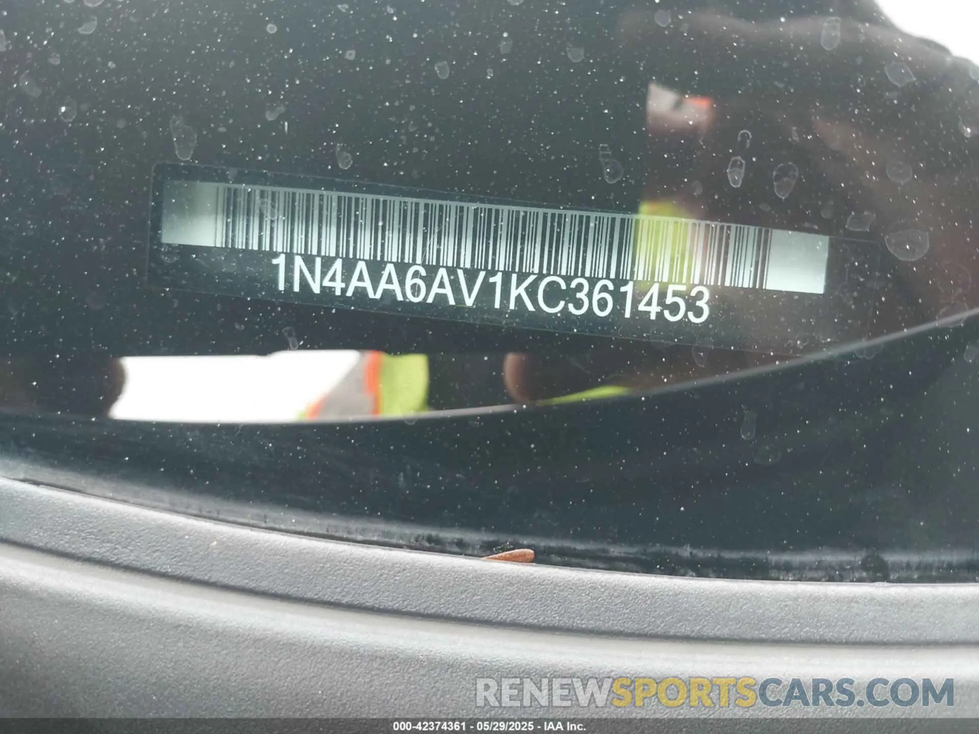 9 Photograph of a damaged car 1N4AA6AV1KC361453 NISSAN MAXIMA 2019