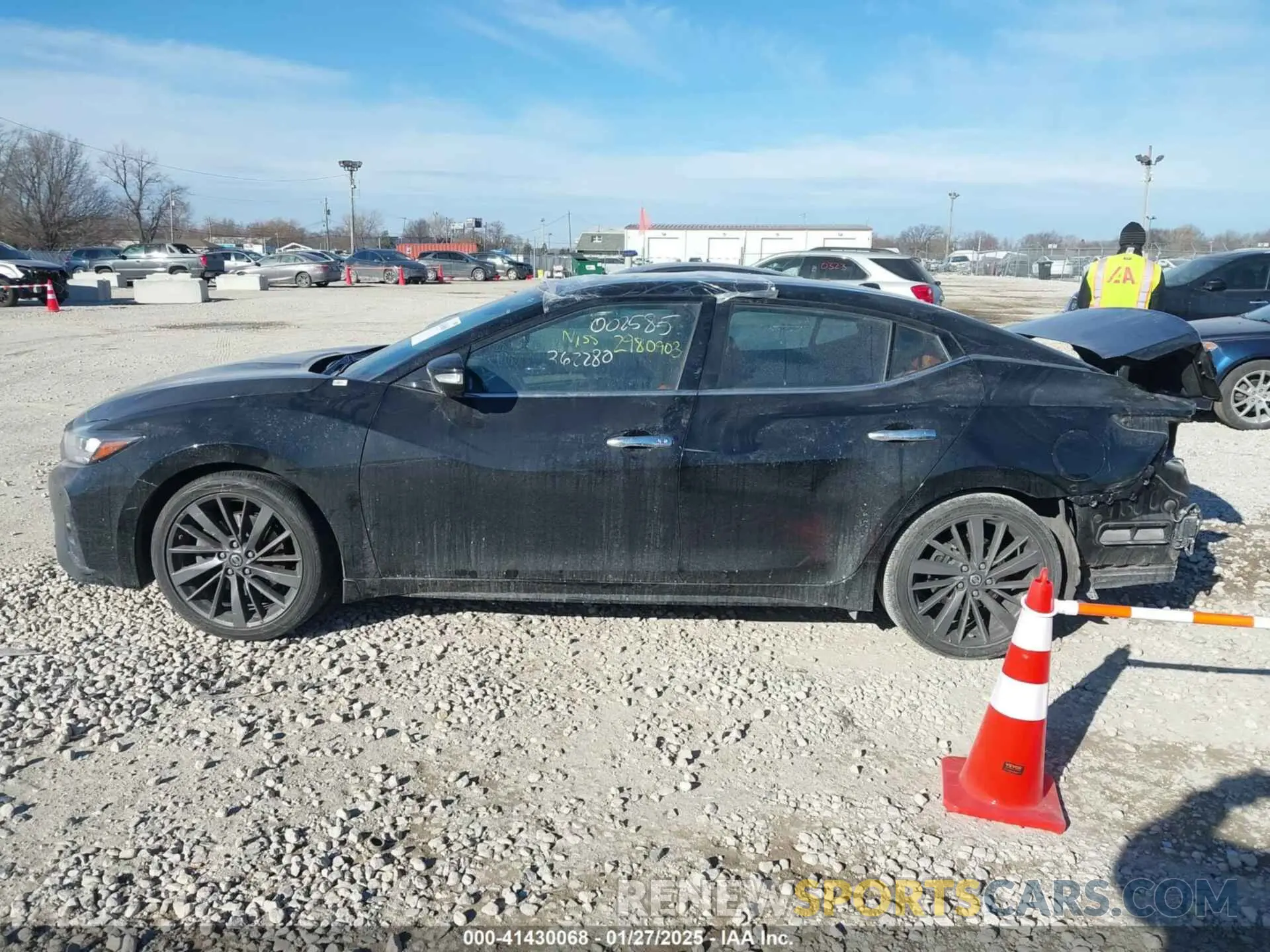 15 Photograph of a damaged car 1N4AA6AV1KC362280 NISSAN MAXIMA 2019