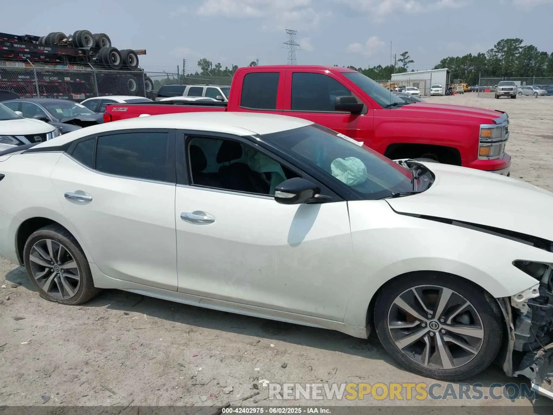 14 Photograph of a damaged car 1N4AA6AV1KC370282 NISSAN MAXIMA 2019