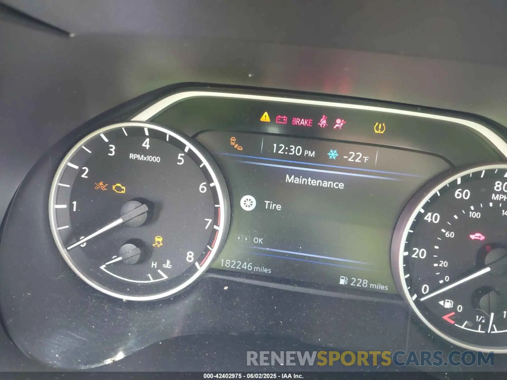 16 Photograph of a damaged car 1N4AA6AV1KC370282 NISSAN MAXIMA 2019