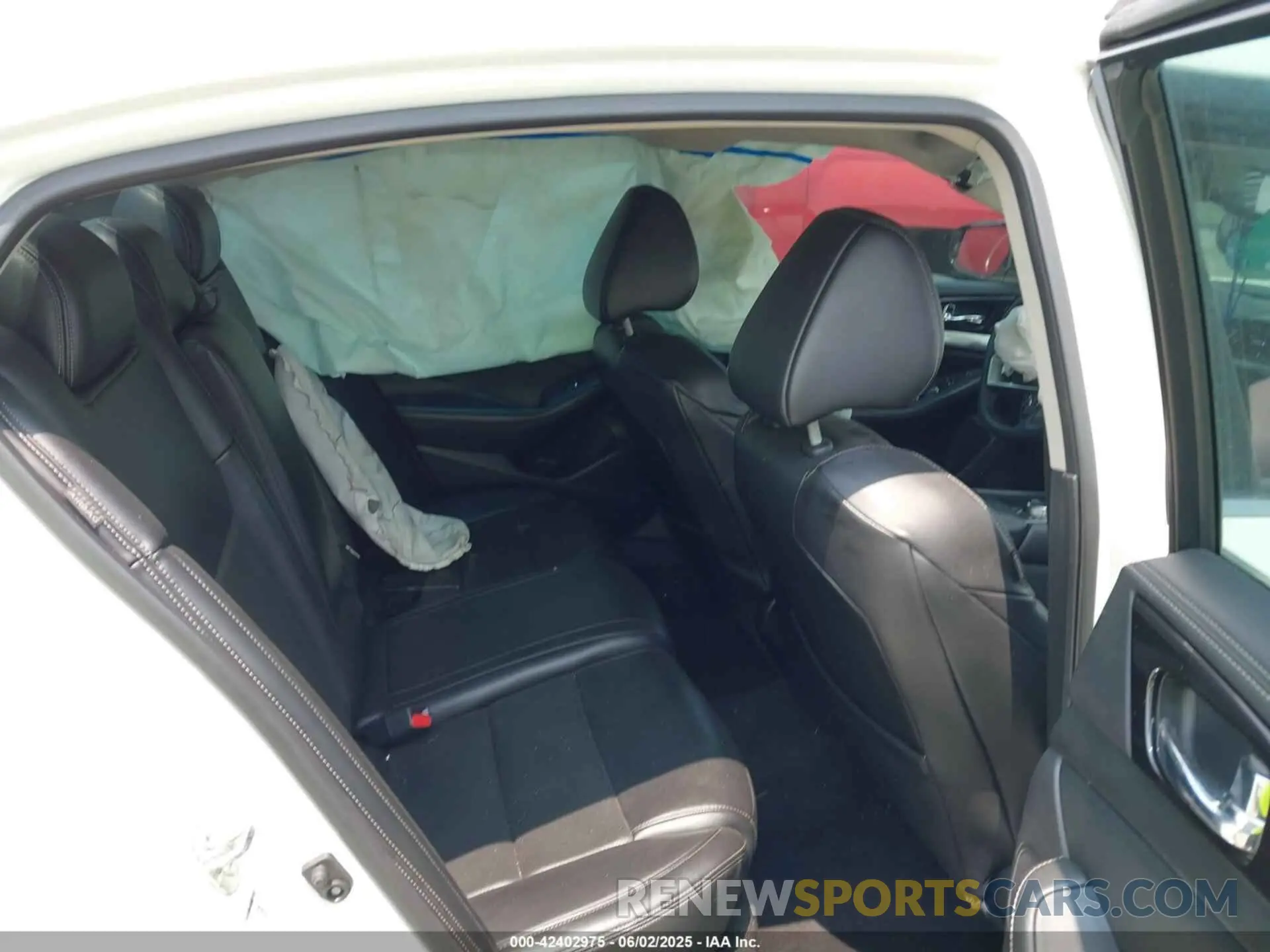 8 Photograph of a damaged car 1N4AA6AV1KC370282 NISSAN MAXIMA 2019