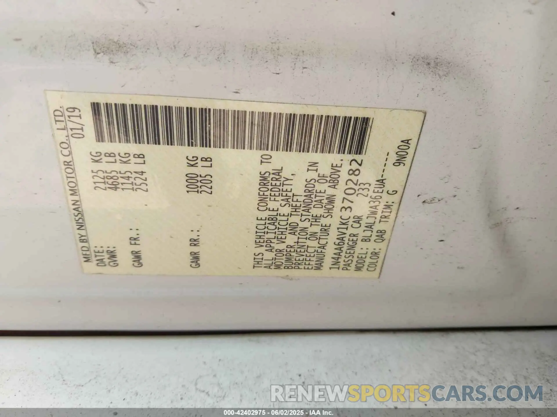 9 Photograph of a damaged car 1N4AA6AV1KC370282 NISSAN MAXIMA 2019