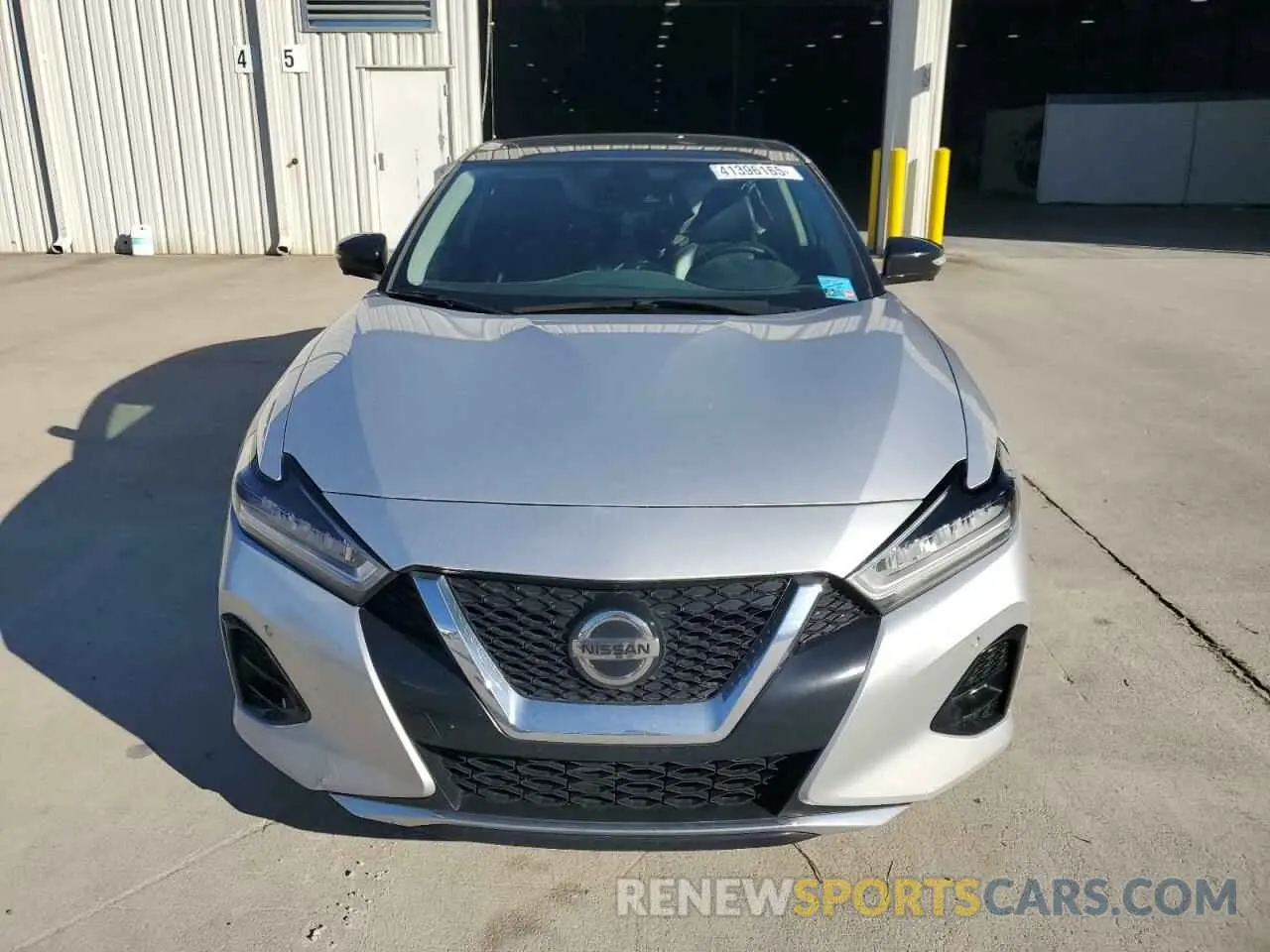 5 Photograph of a damaged car 1N4AA6AV1KC371626 NISSAN MAXIMA 2019
