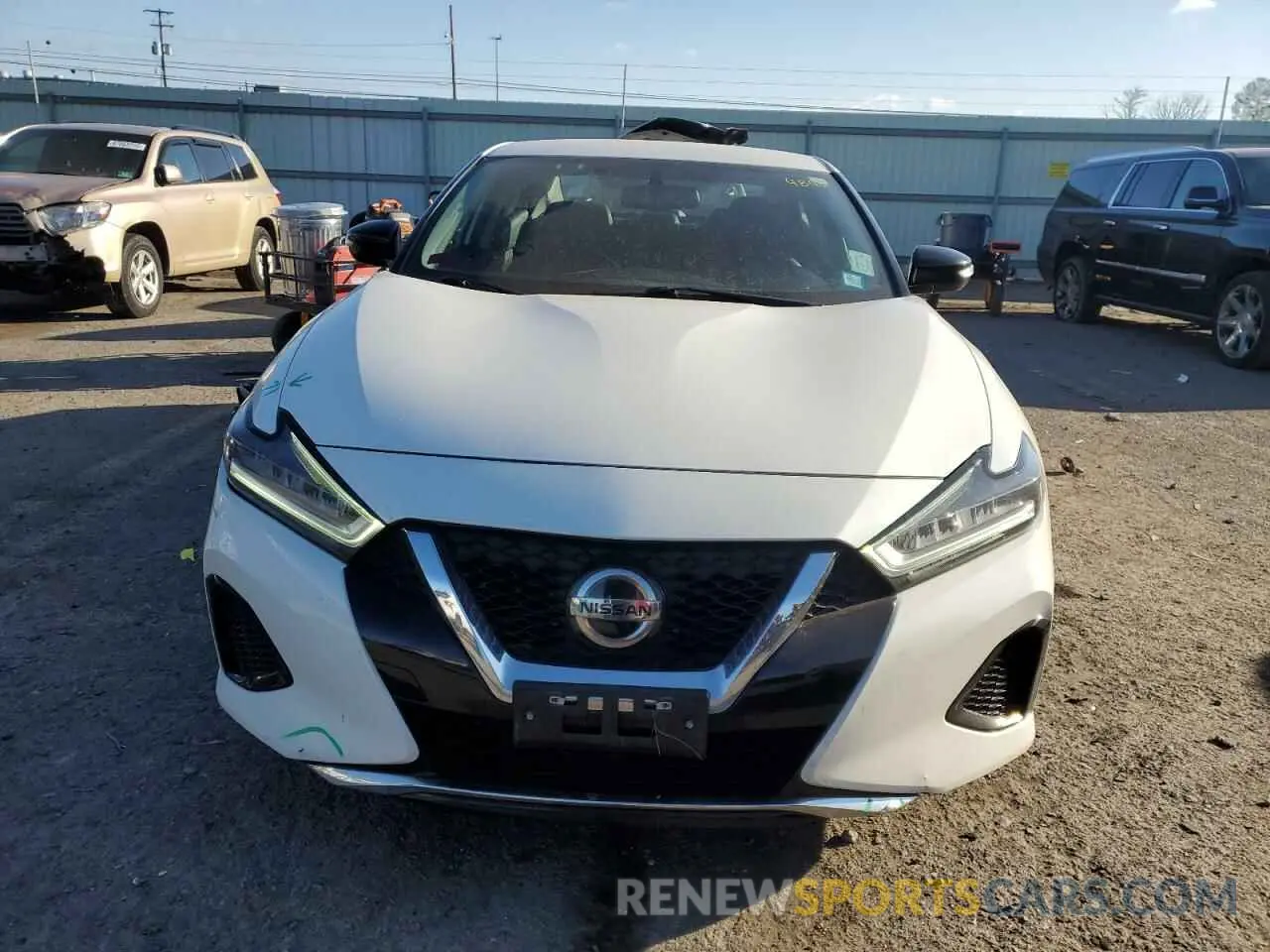 5 Photograph of a damaged car 1N4AA6AV2KC367469 NISSAN MAXIMA 2019