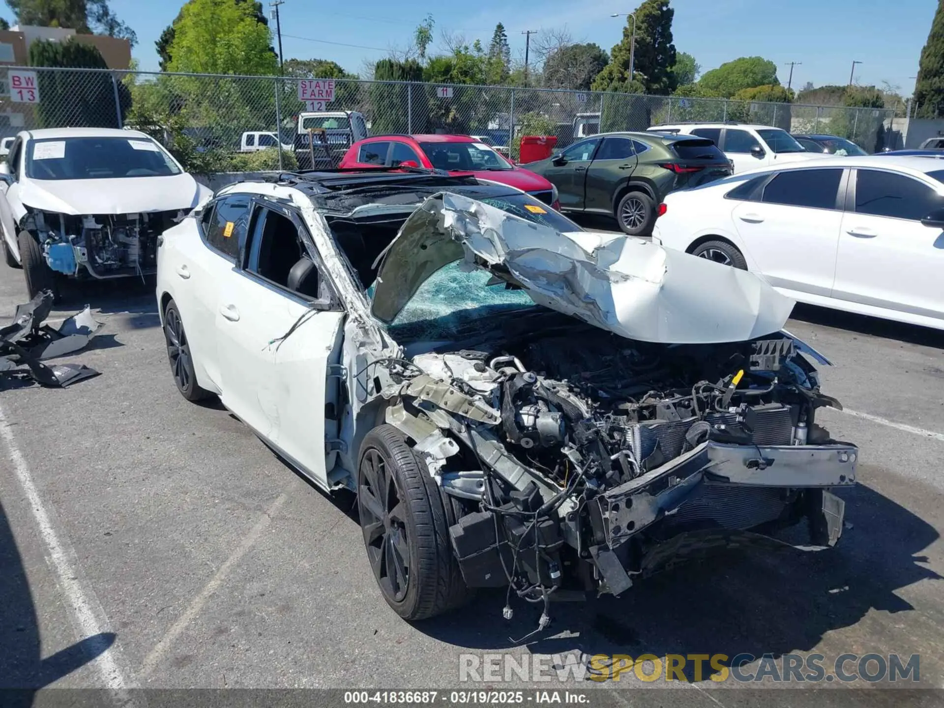 6 Photograph of a damaged car 1N4AA6AV2KC375376 NISSAN MAXIMA 2019
