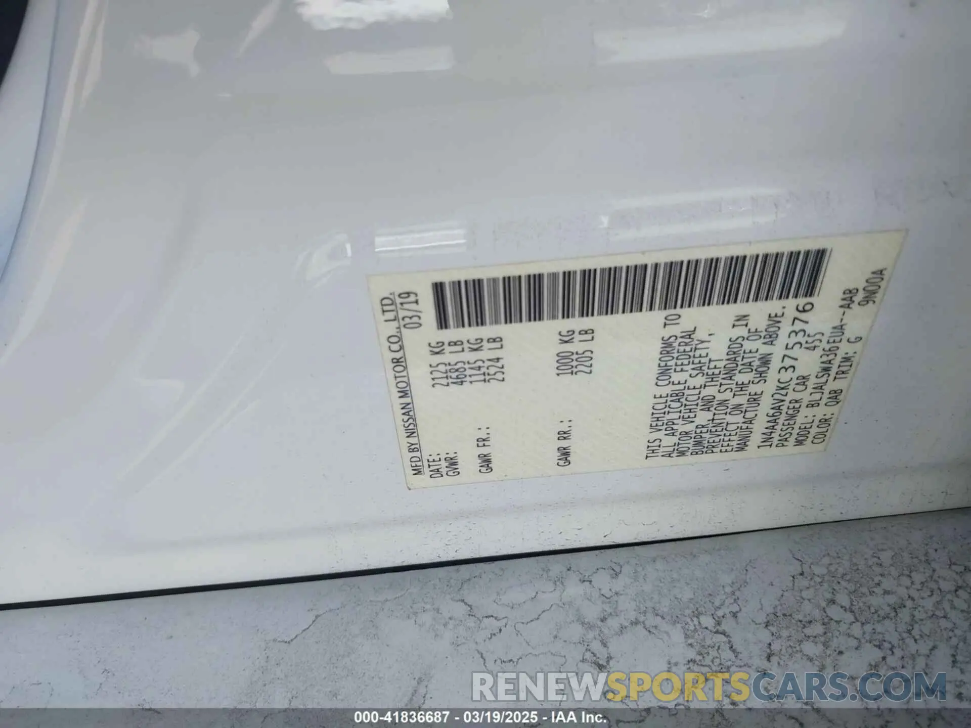 9 Photograph of a damaged car 1N4AA6AV2KC375376 NISSAN MAXIMA 2019