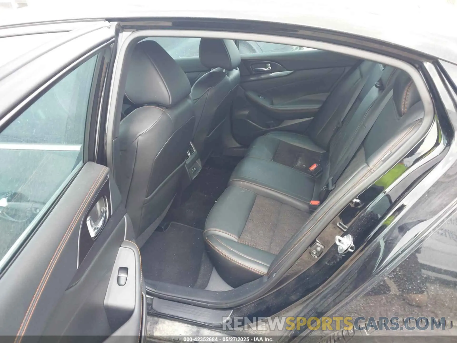 8 Photograph of a damaged car 1N4AA6AV2KC379489 NISSAN MAXIMA 2019