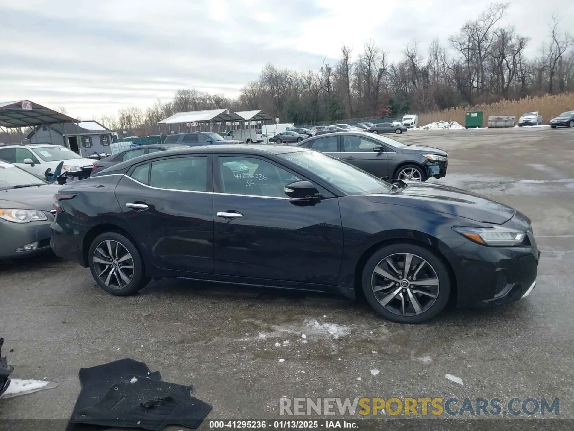 13 Photograph of a damaged car 1N4AA6AV3KC366377 NISSAN MAXIMA 2019