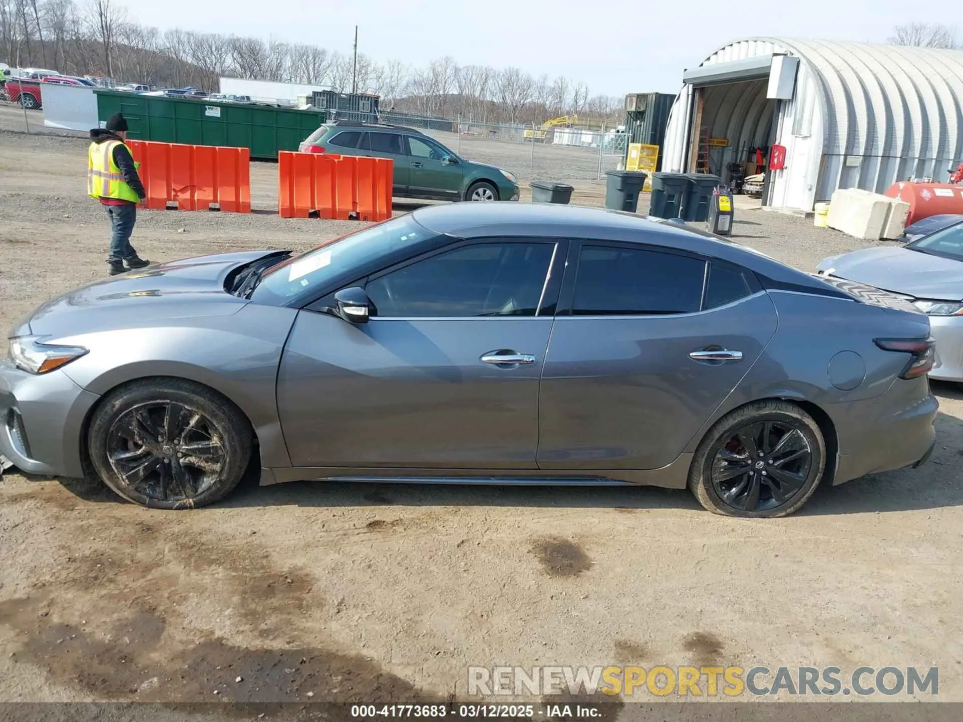 14 Photograph of a damaged car 1N4AA6AV3KC366766 NISSAN MAXIMA 2019