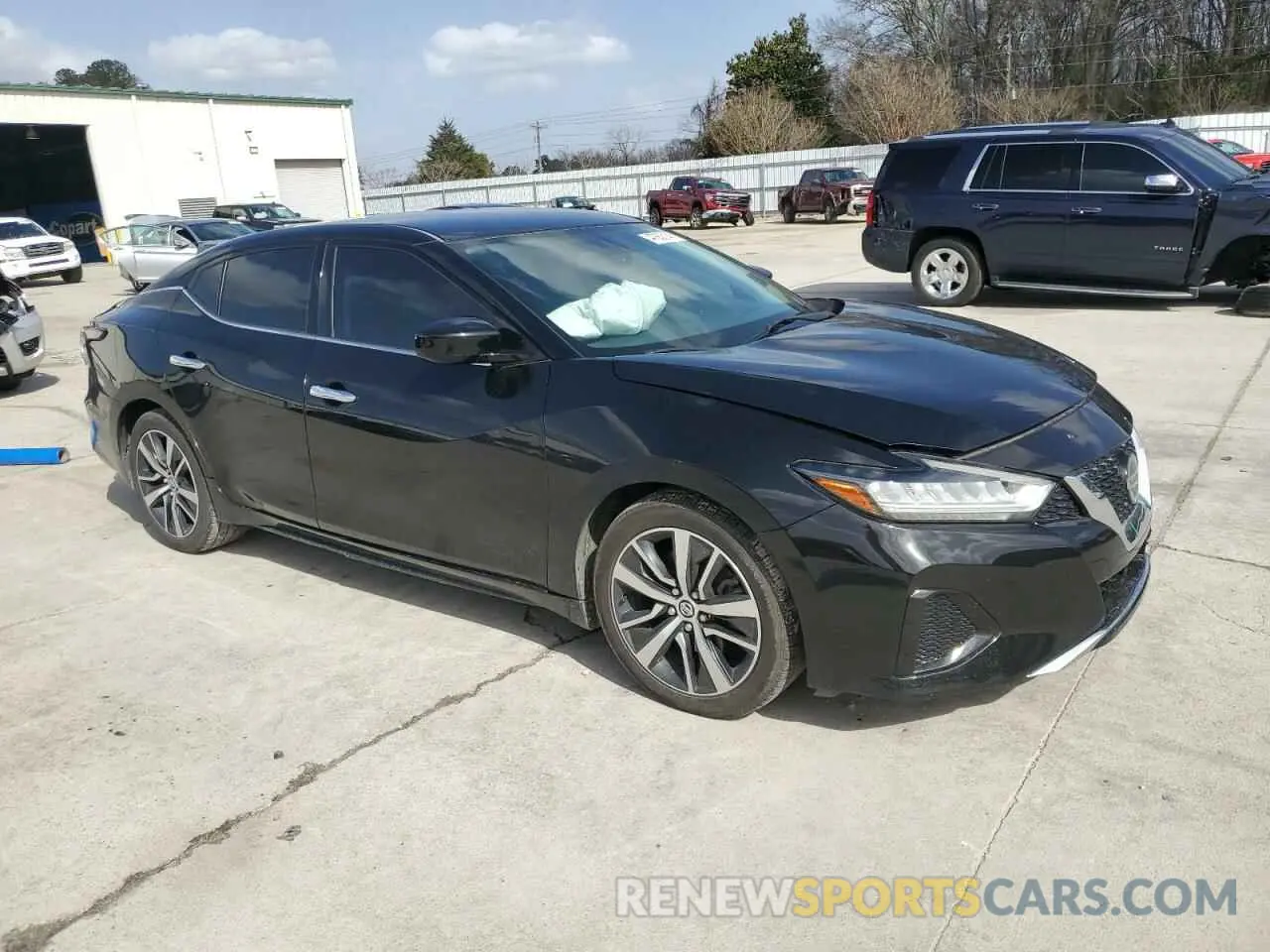 4 Photograph of a damaged car 1N4AA6AV3KC377332 NISSAN MAXIMA 2019