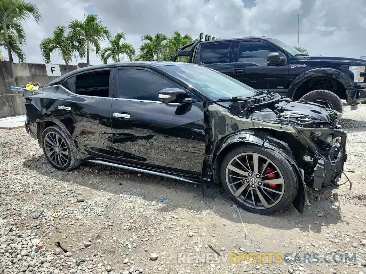 4 Photograph of a damaged car 1N4AA6AV3KC377833 NISSAN MAXIMA 2019