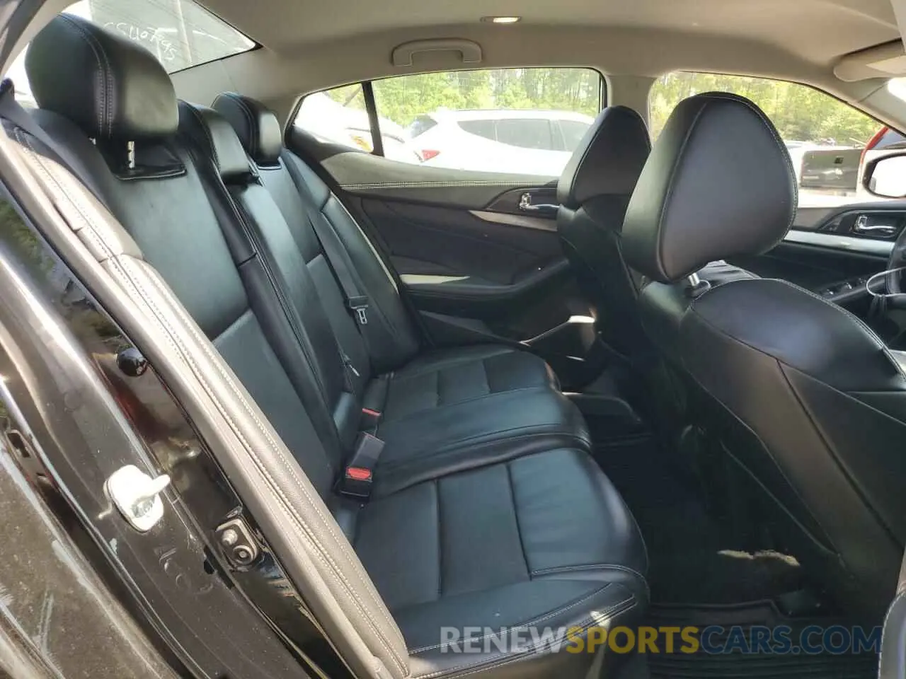 10 Photograph of a damaged car 1N4AA6AV3KC379050 NISSAN MAXIMA 2019