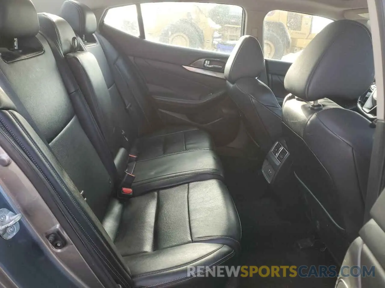 11 Photograph of a damaged car 1N4AA6AV3KC382286 NISSAN MAXIMA 2019