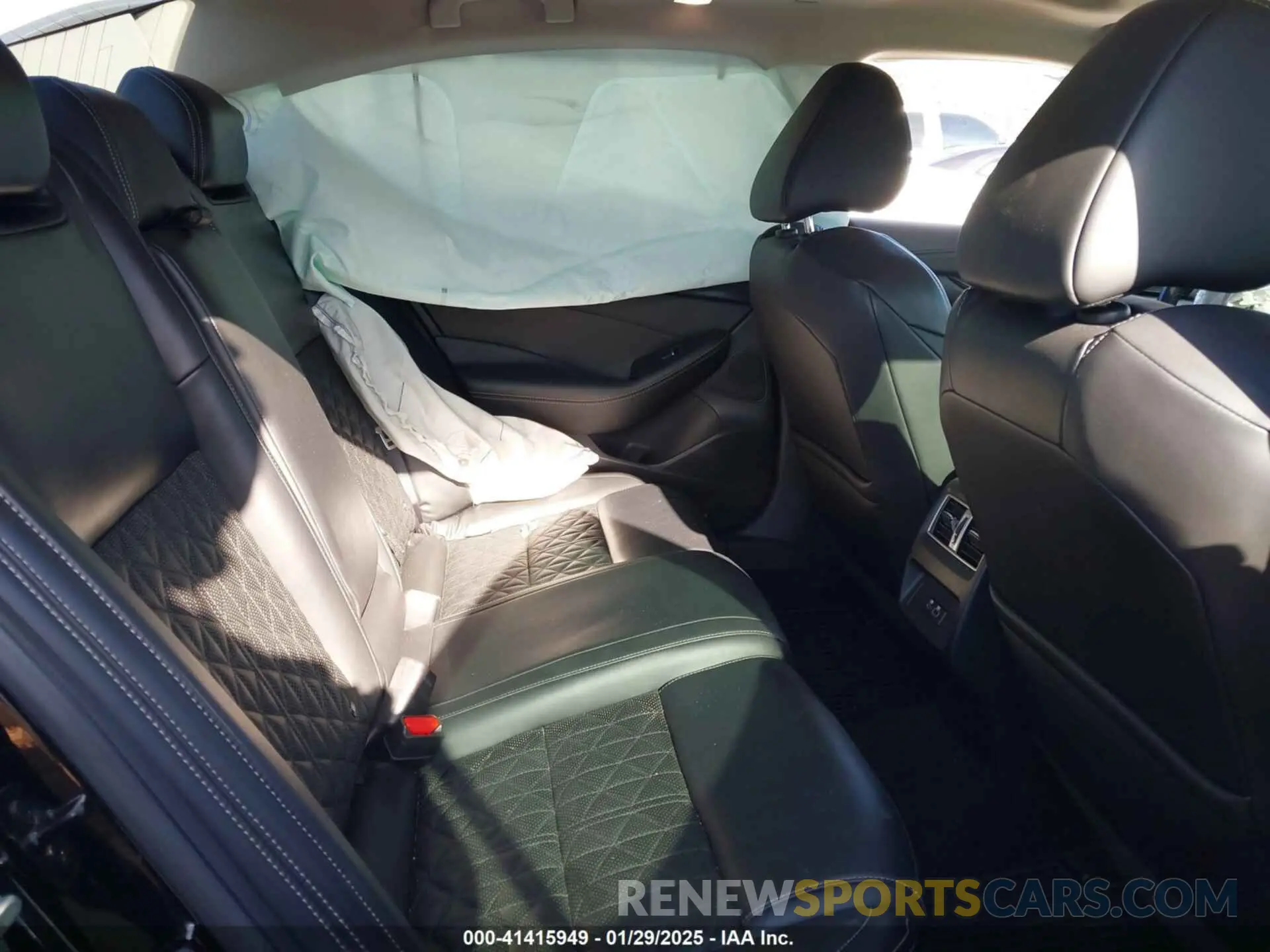 8 Photograph of a damaged car 1N4AA6AV4KC363424 NISSAN MAXIMA 2019