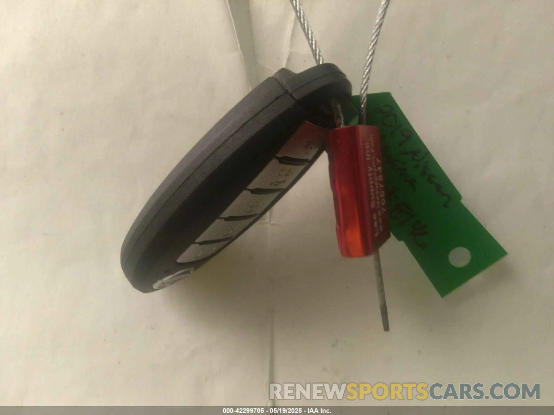 11 Photograph of a damaged car 1N4AA6AV4KC366176 NISSAN MAXIMA 2019