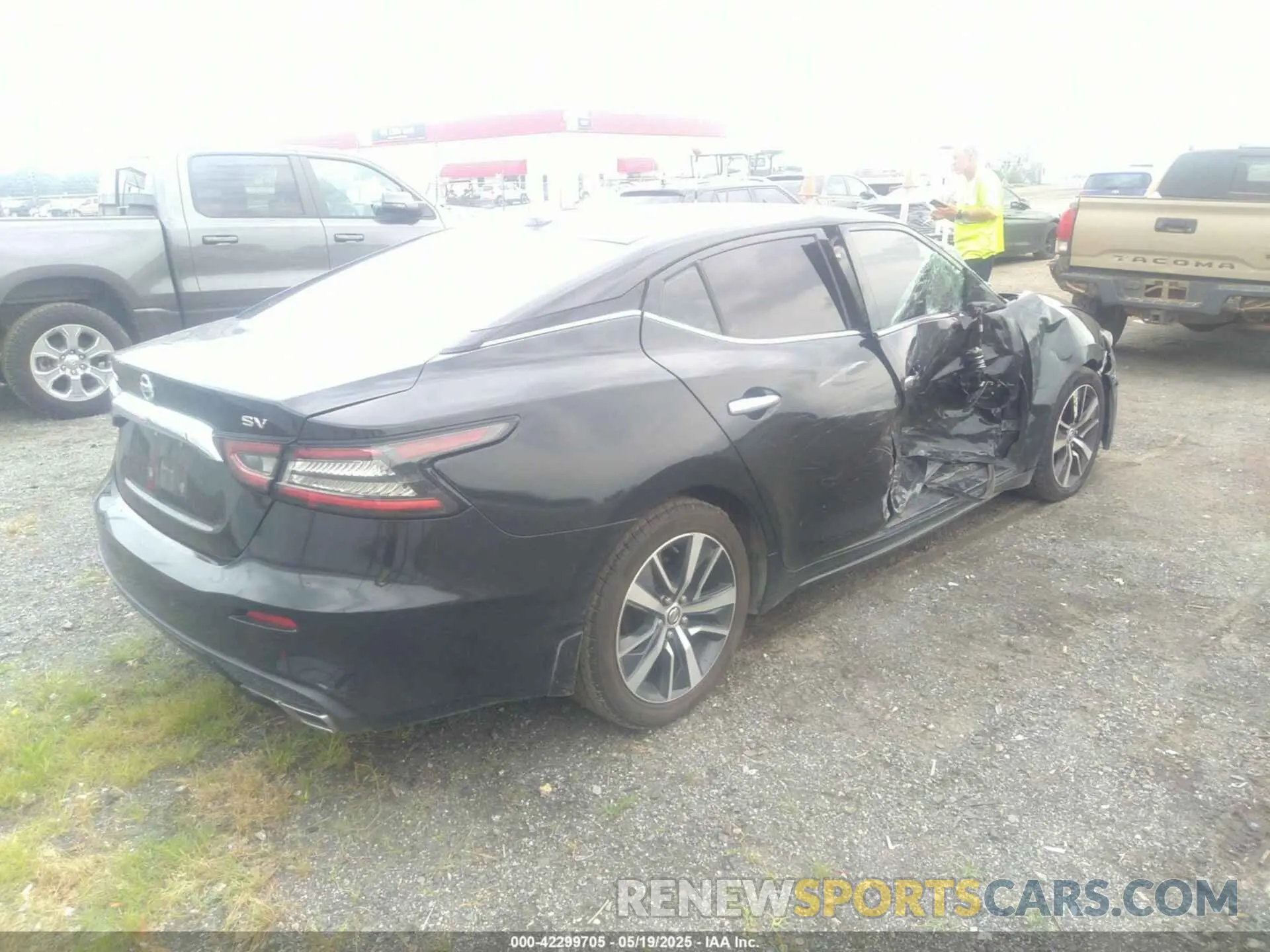 4 Photograph of a damaged car 1N4AA6AV4KC366176 NISSAN MAXIMA 2019