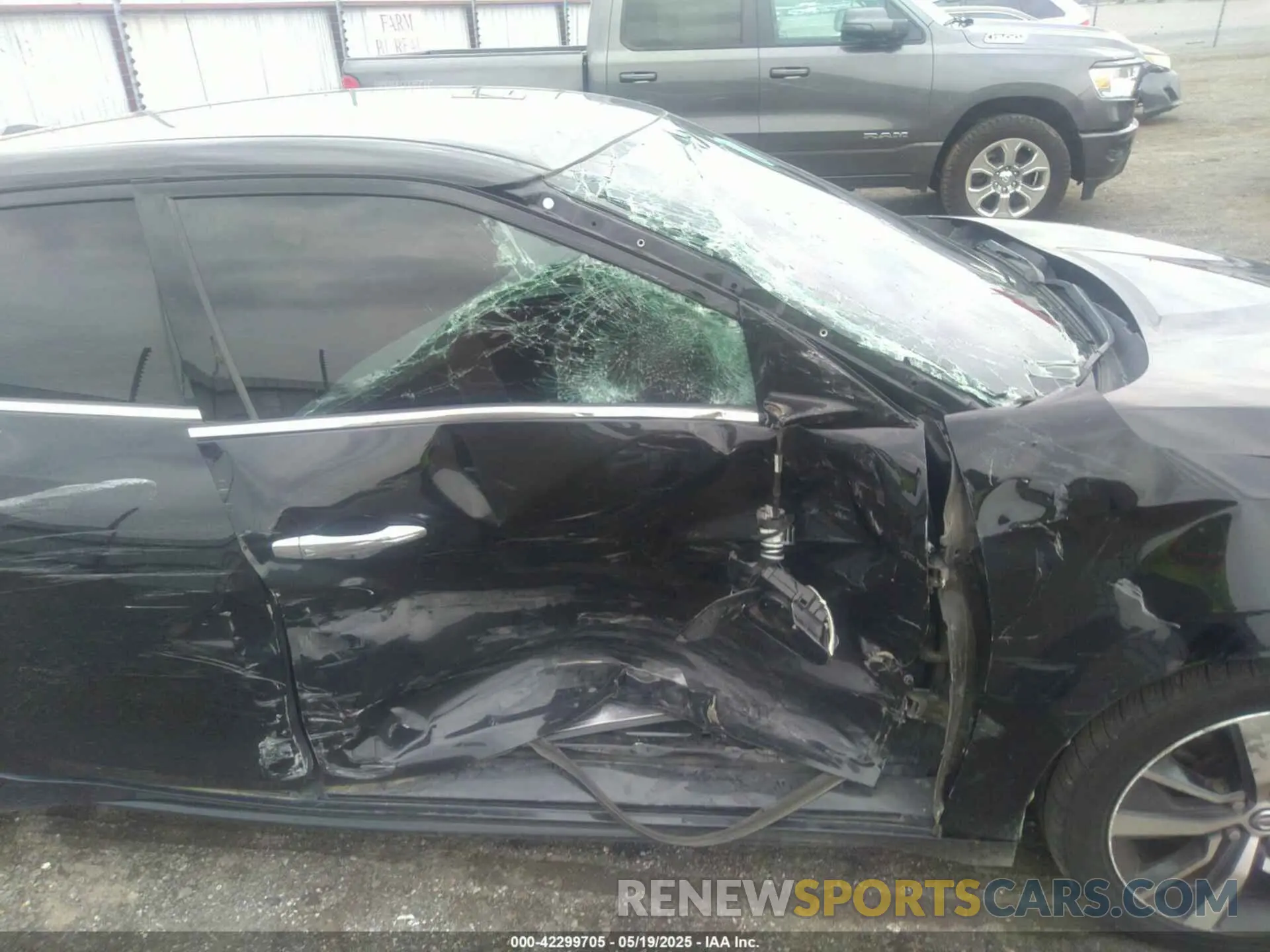6 Photograph of a damaged car 1N4AA6AV4KC366176 NISSAN MAXIMA 2019