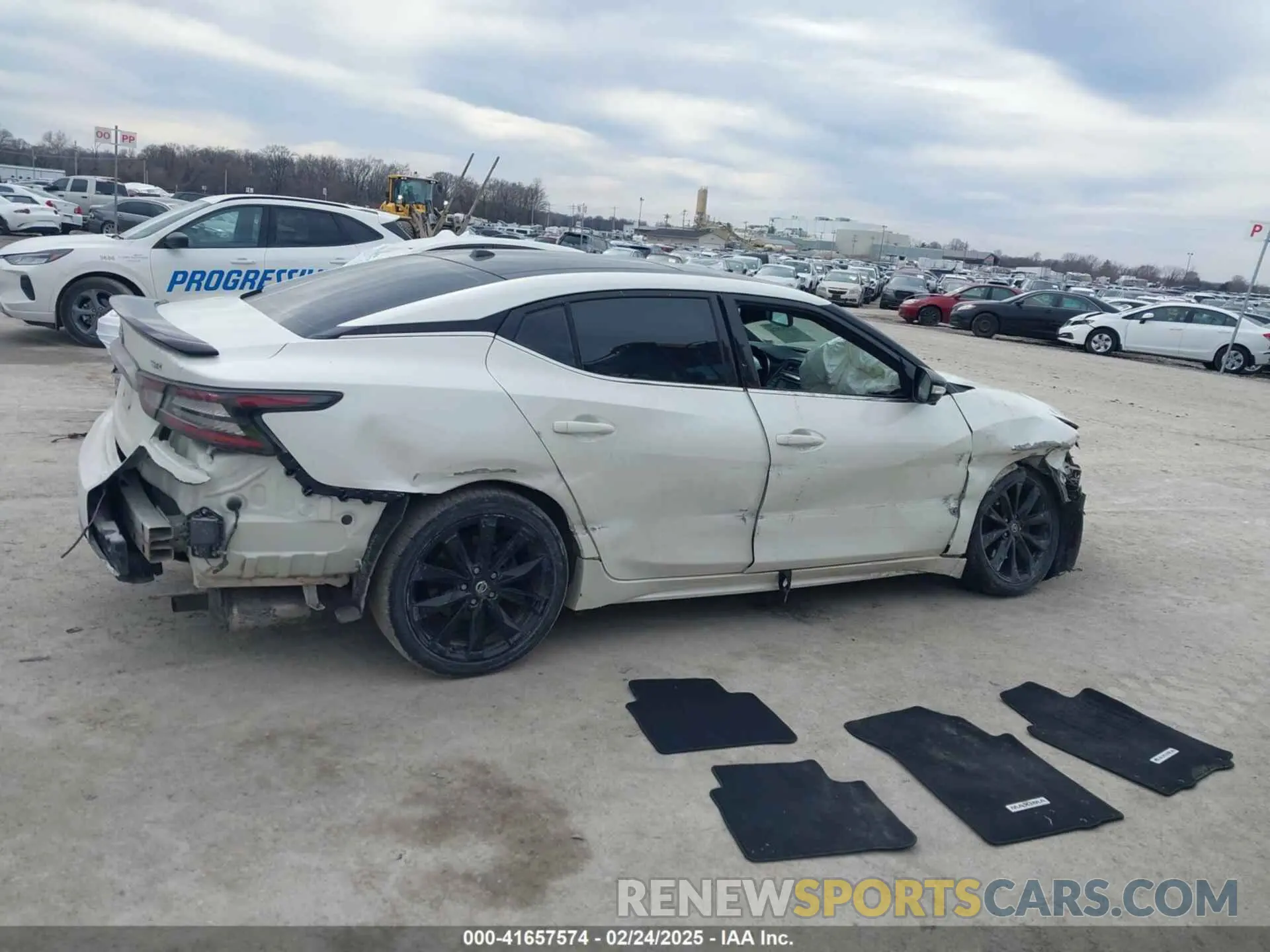 12 Photograph of a damaged car 1N4AA6AV4KC373824 NISSAN MAXIMA 2019