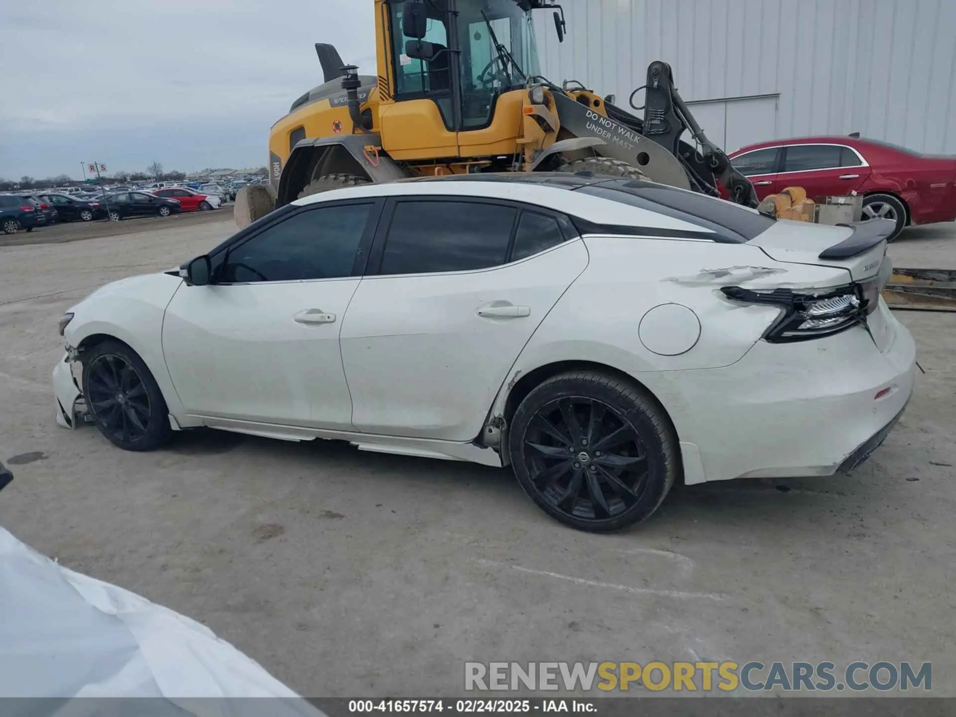 13 Photograph of a damaged car 1N4AA6AV4KC373824 NISSAN MAXIMA 2019