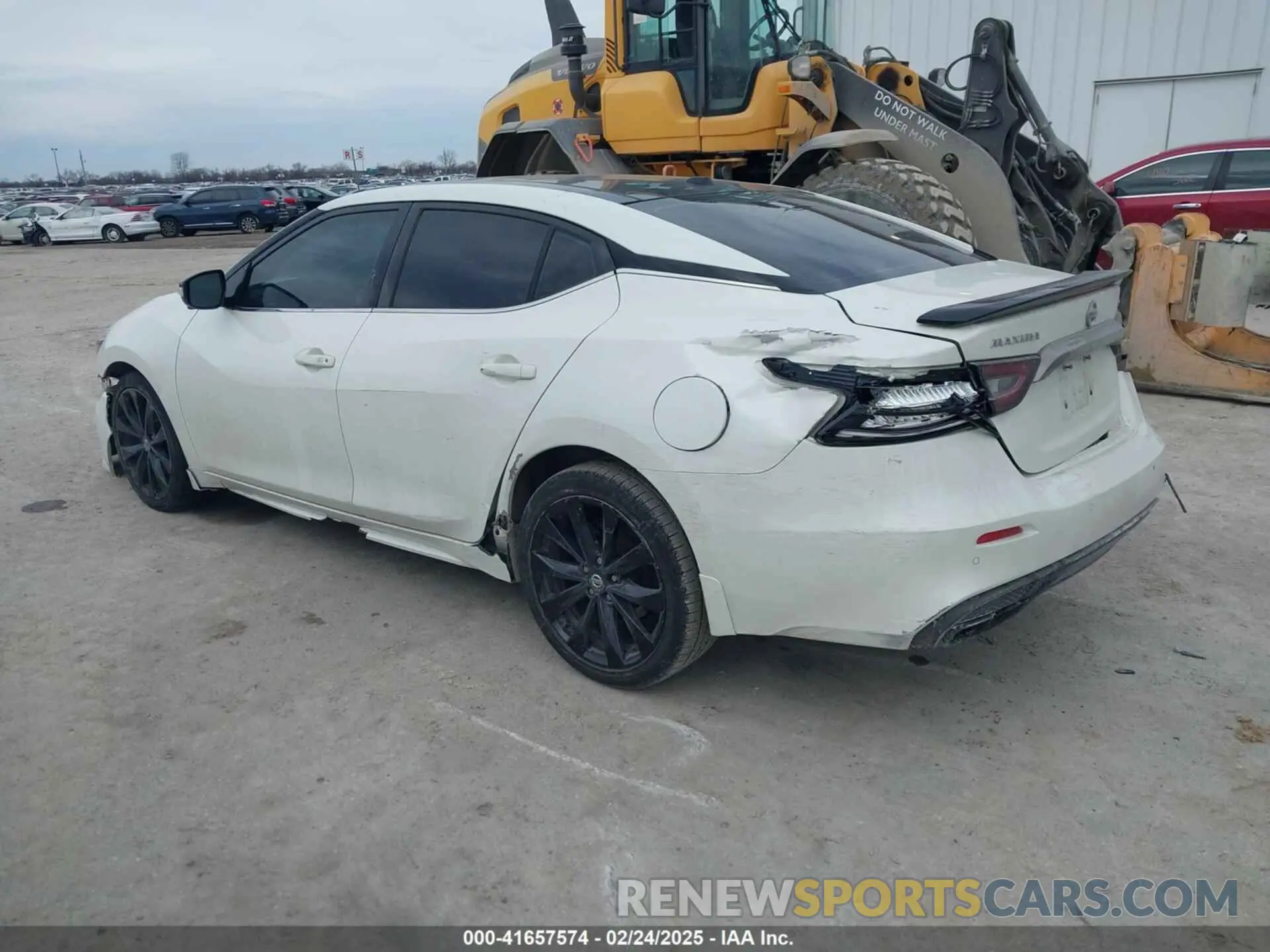 3 Photograph of a damaged car 1N4AA6AV4KC373824 NISSAN MAXIMA 2019