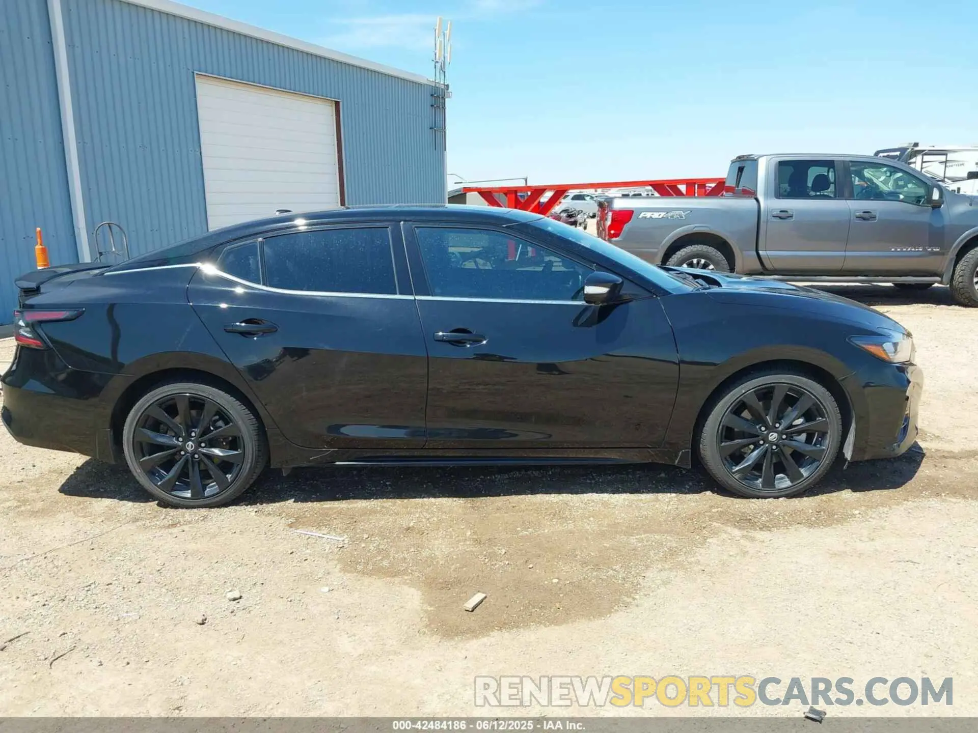 13 Photograph of a damaged car 1N4AA6AV4KC374682 NISSAN MAXIMA 2019