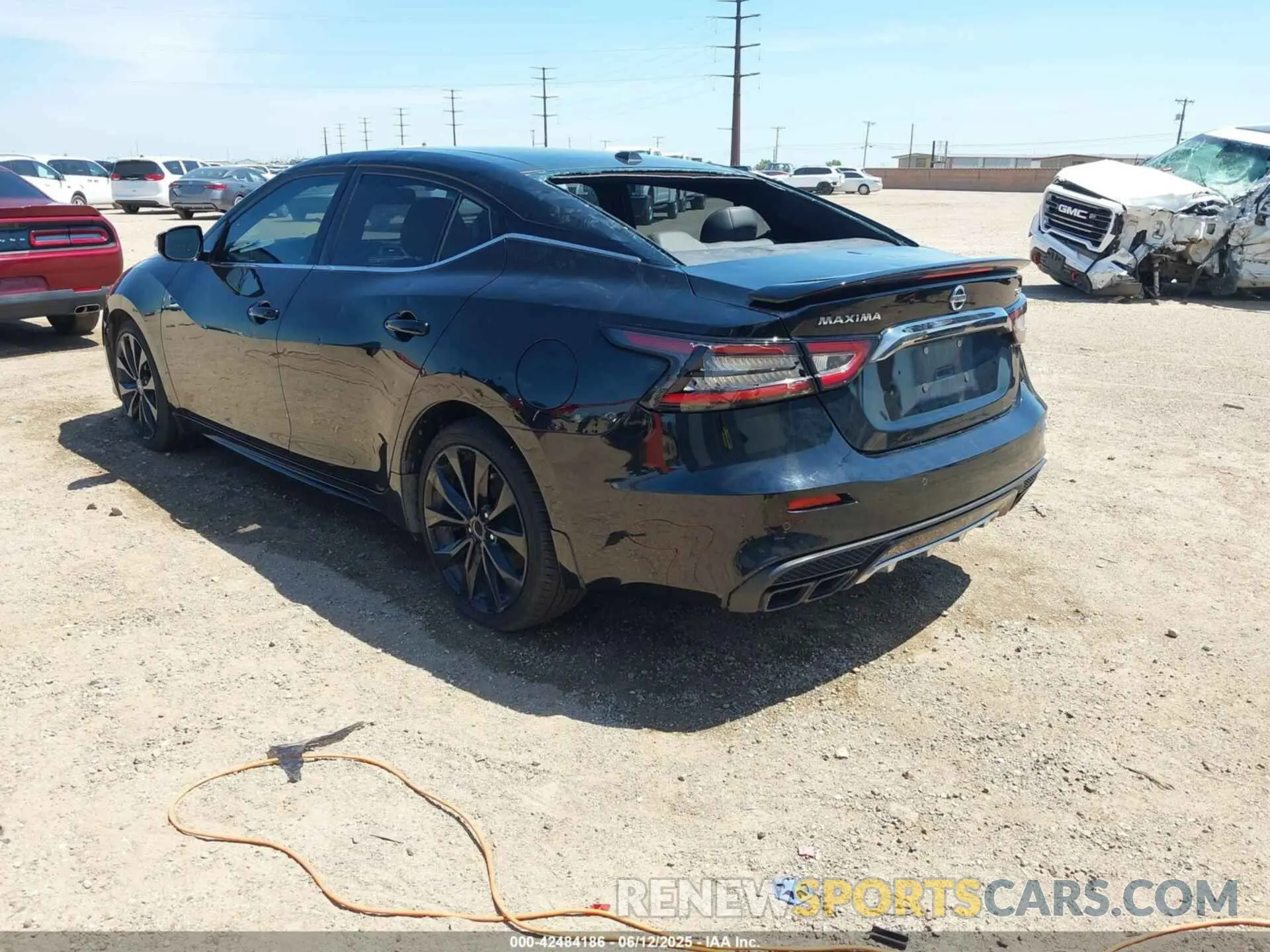3 Photograph of a damaged car 1N4AA6AV4KC374682 NISSAN MAXIMA 2019