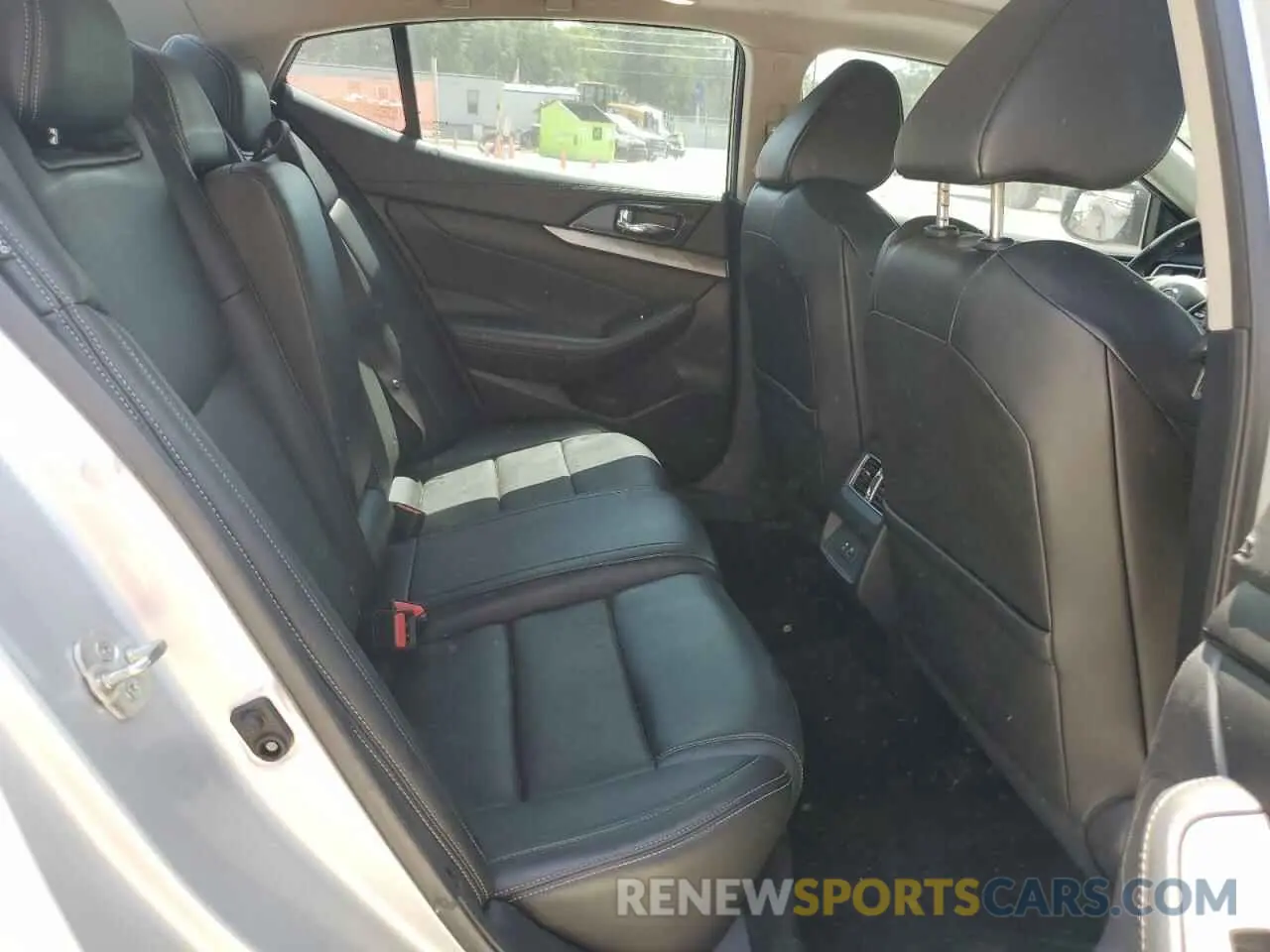 10 Photograph of a damaged car 1N4AA6AV4KC379364 NISSAN MAXIMA 2019