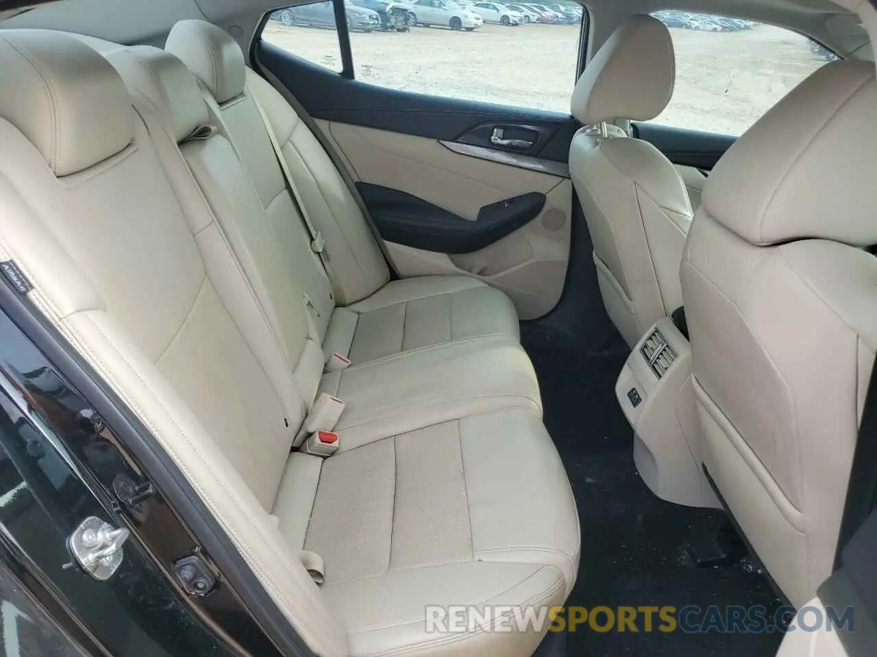10 Photograph of a damaged car 1N4AA6AV5KC366719 NISSAN MAXIMA 2019