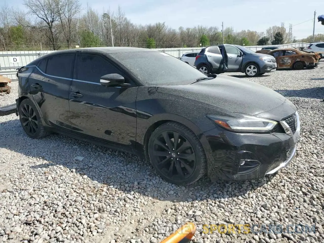 4 Photograph of a damaged car 1N4AA6AV5KC367028 NISSAN MAXIMA 2019