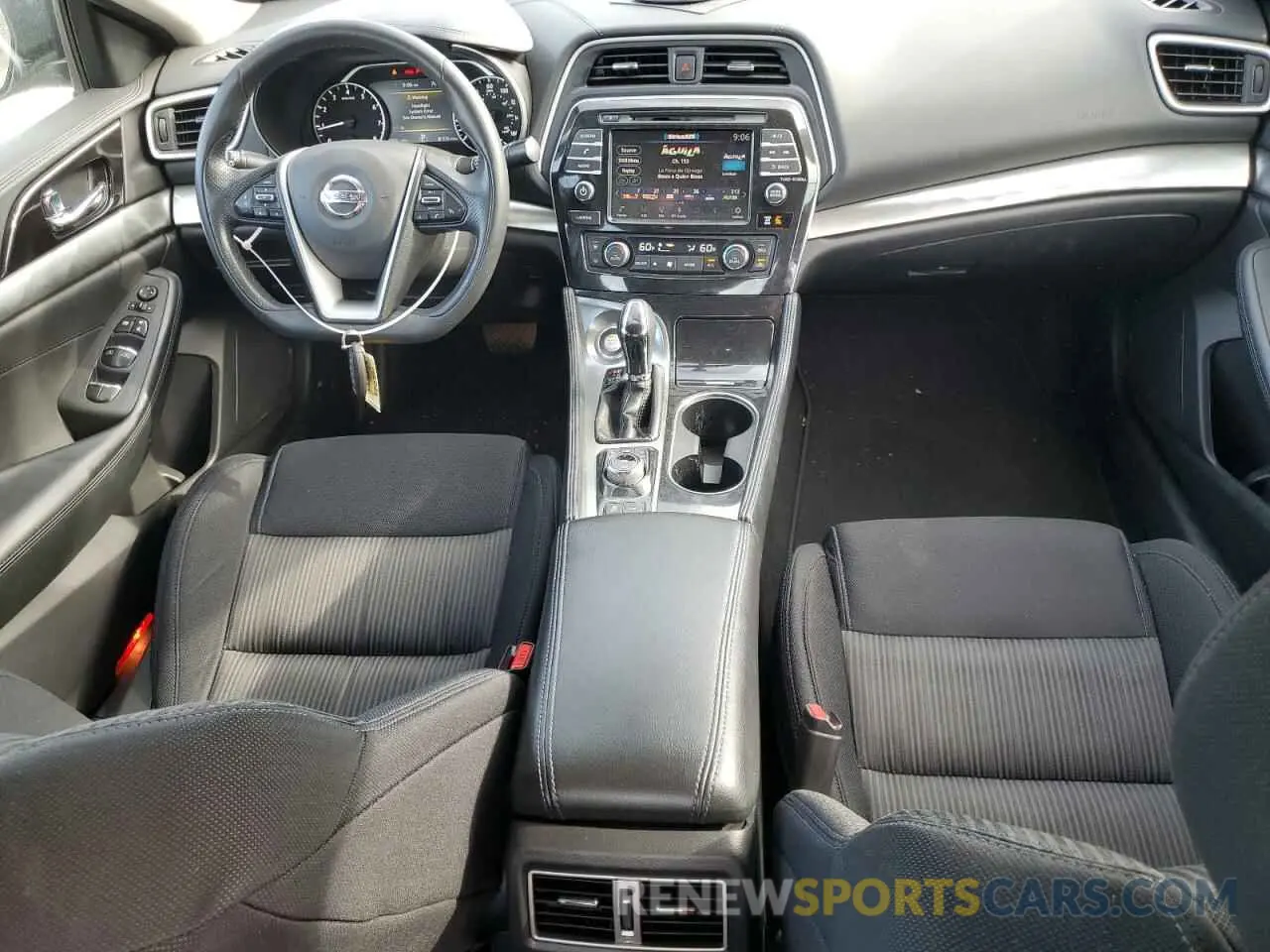 8 Photograph of a damaged car 1N4AA6AV5KC368454 NISSAN MAXIMA 2019