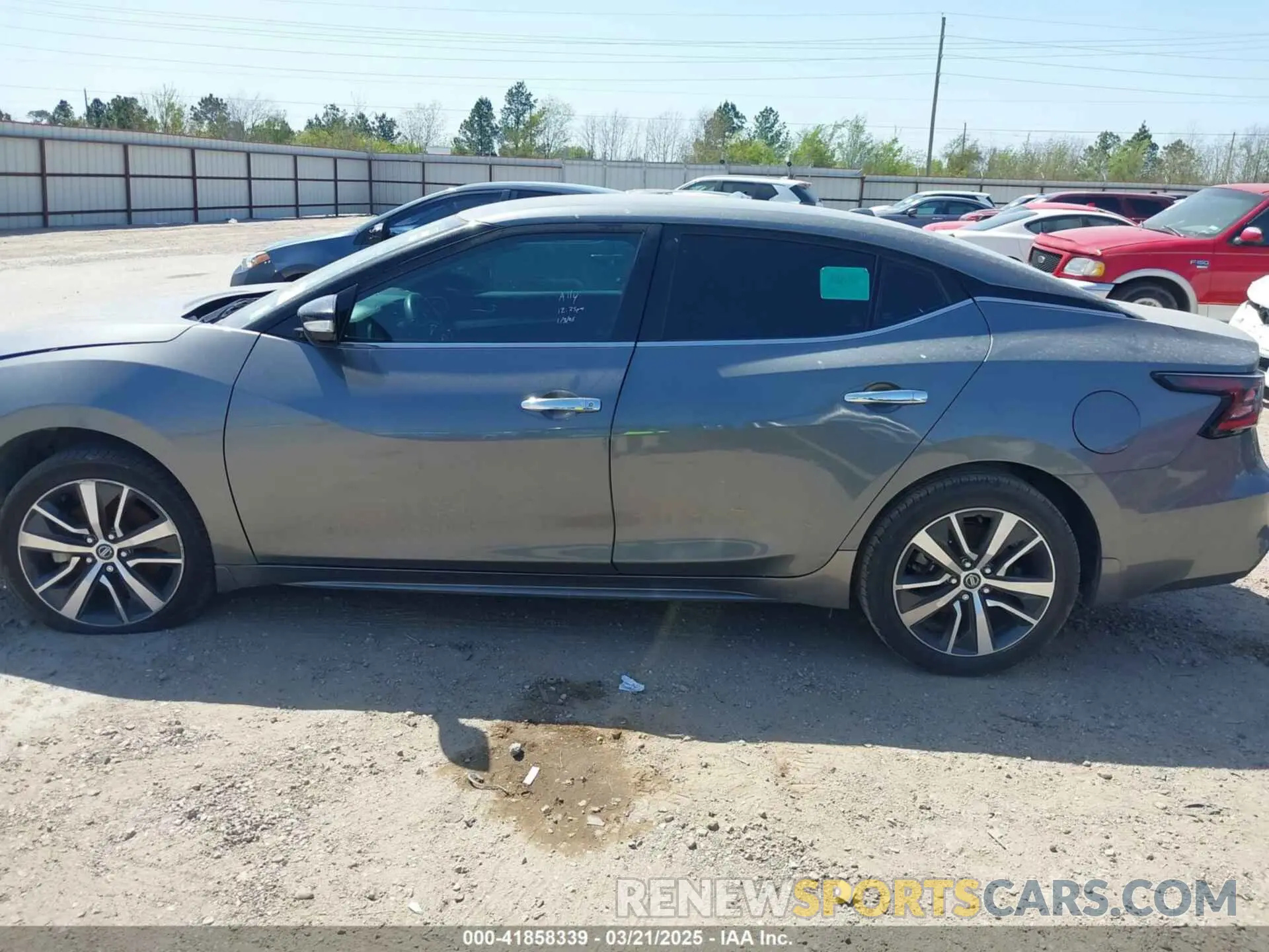 14 Photograph of a damaged car 1N4AA6AV5KC370625 NISSAN MAXIMA 2019