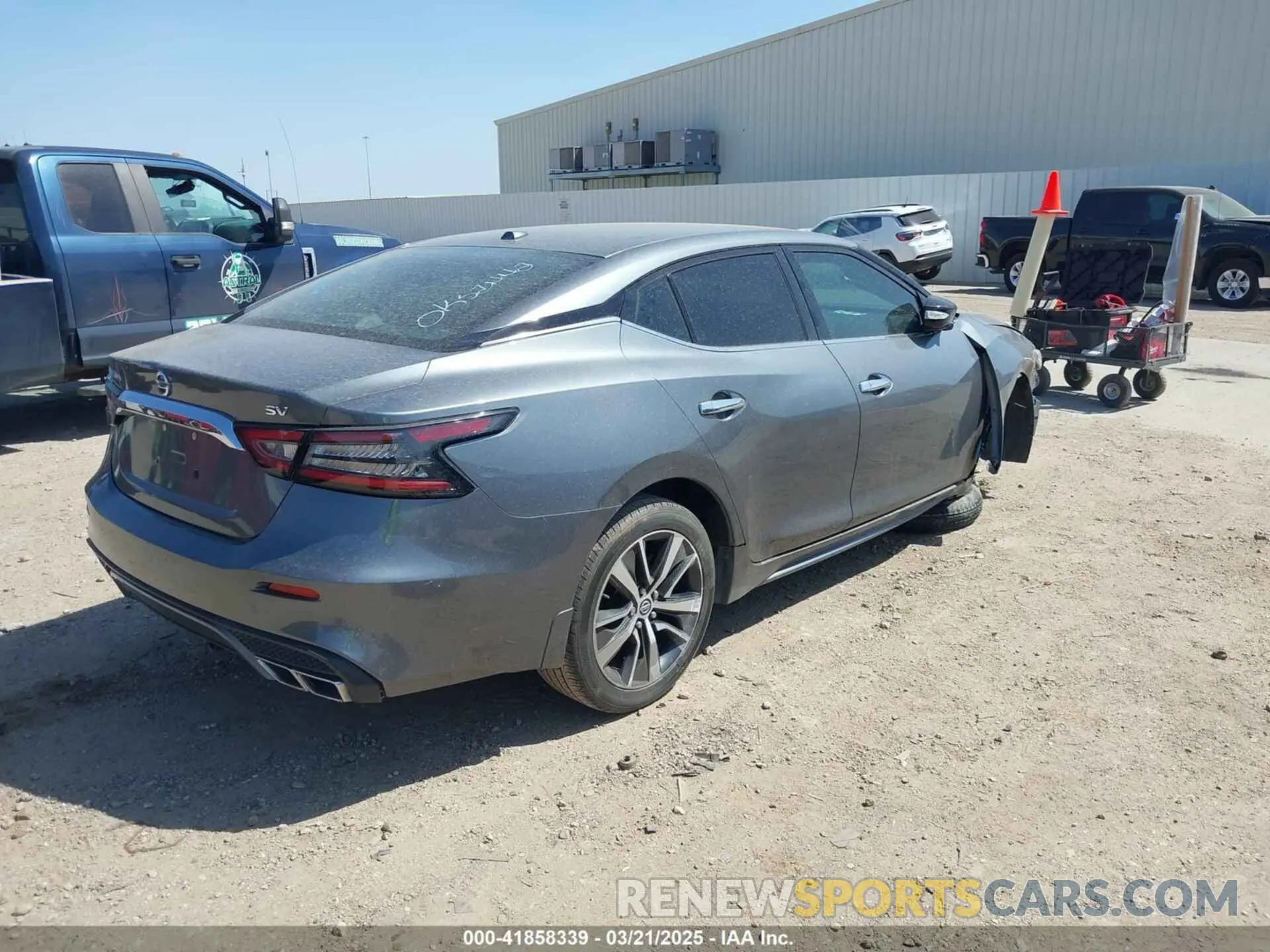 4 Photograph of a damaged car 1N4AA6AV5KC370625 NISSAN MAXIMA 2019