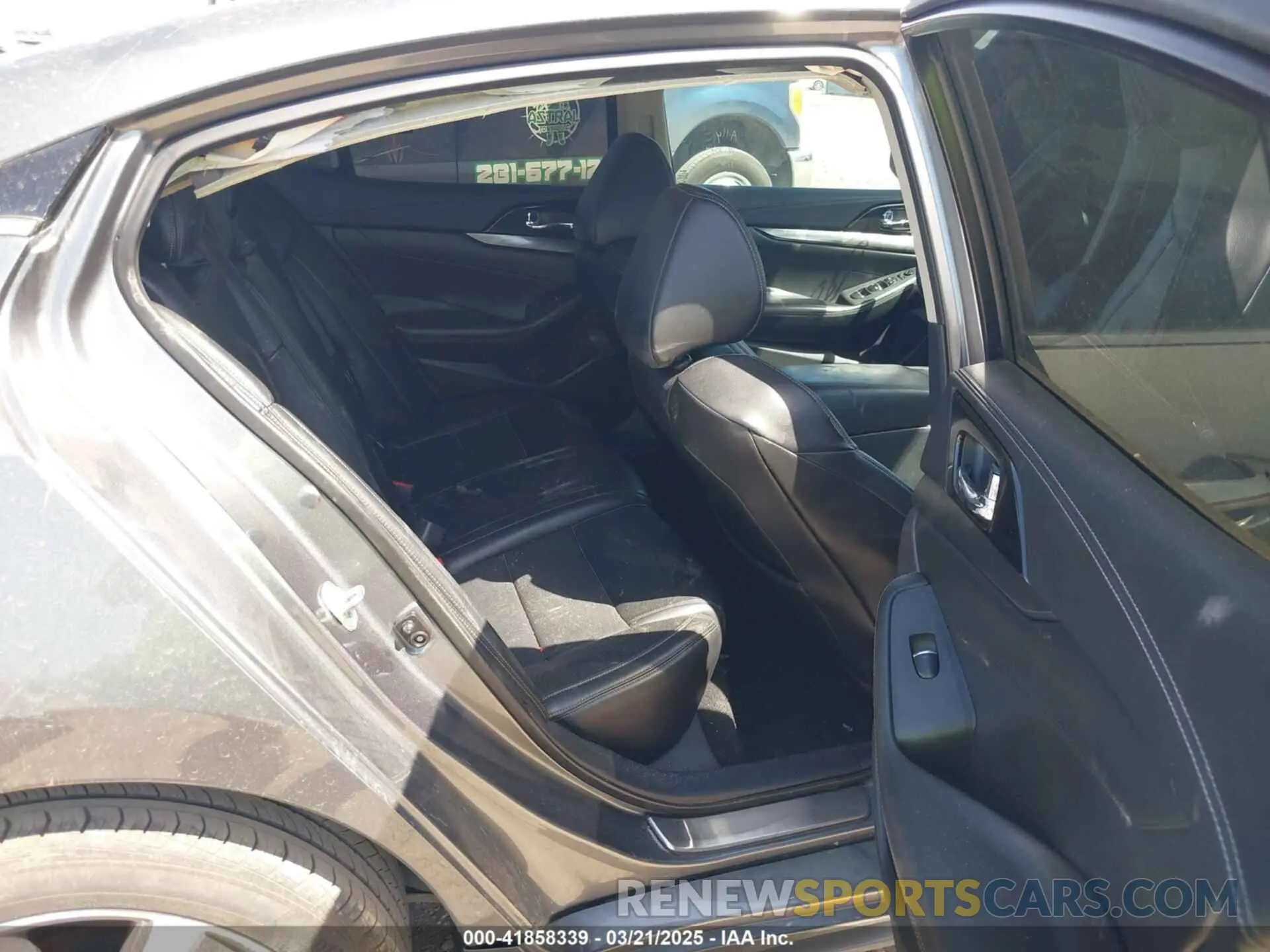 8 Photograph of a damaged car 1N4AA6AV5KC370625 NISSAN MAXIMA 2019