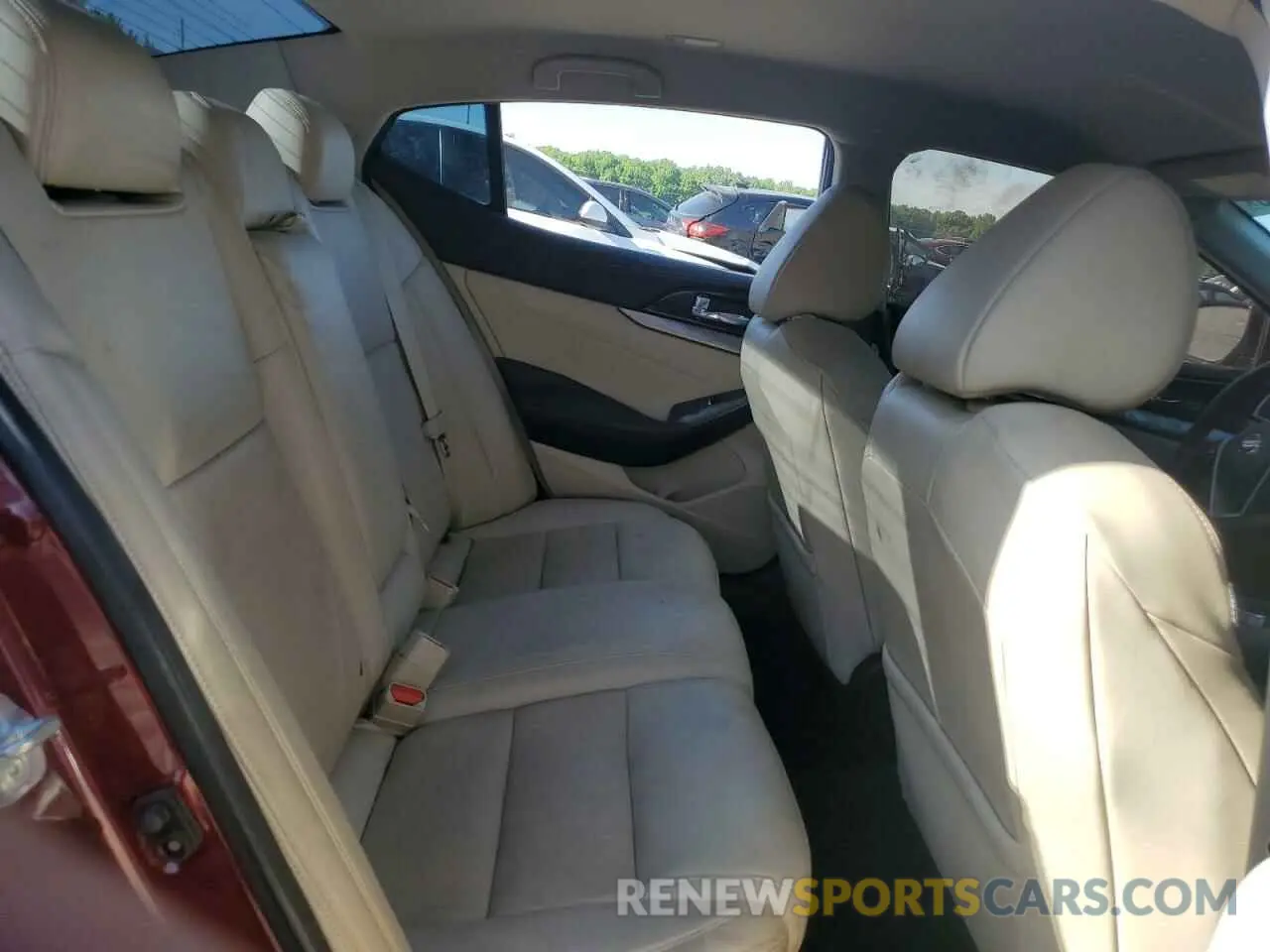 10 Photograph of a damaged car 1N4AA6AV5KC373640 NISSAN MAXIMA 2019