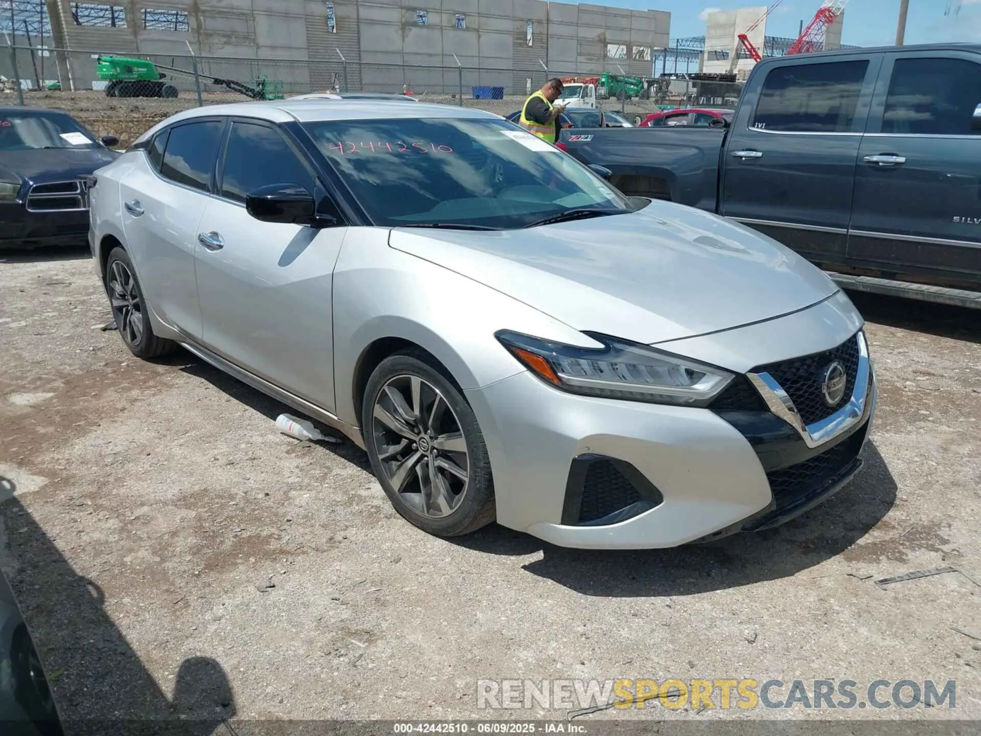 1 Photograph of a damaged car 1N4AA6AV5KC374738 NISSAN MAXIMA 2019