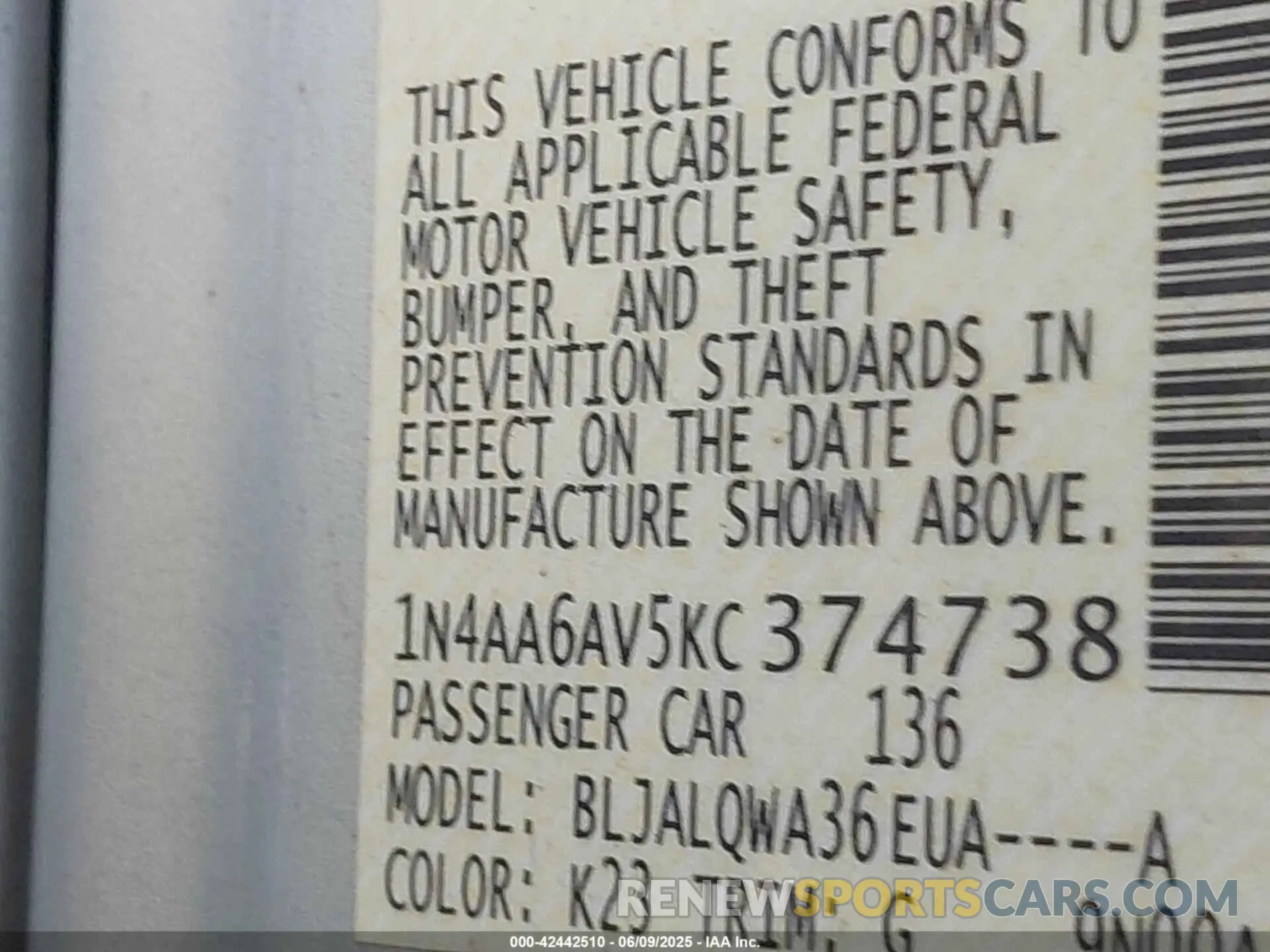 9 Photograph of a damaged car 1N4AA6AV5KC374738 NISSAN MAXIMA 2019