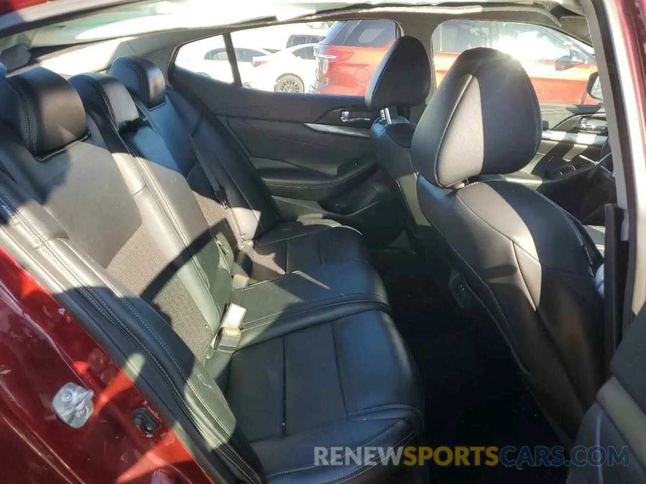11 Photograph of a damaged car 1N4AA6AV5KC375520 NISSAN MAXIMA 2019