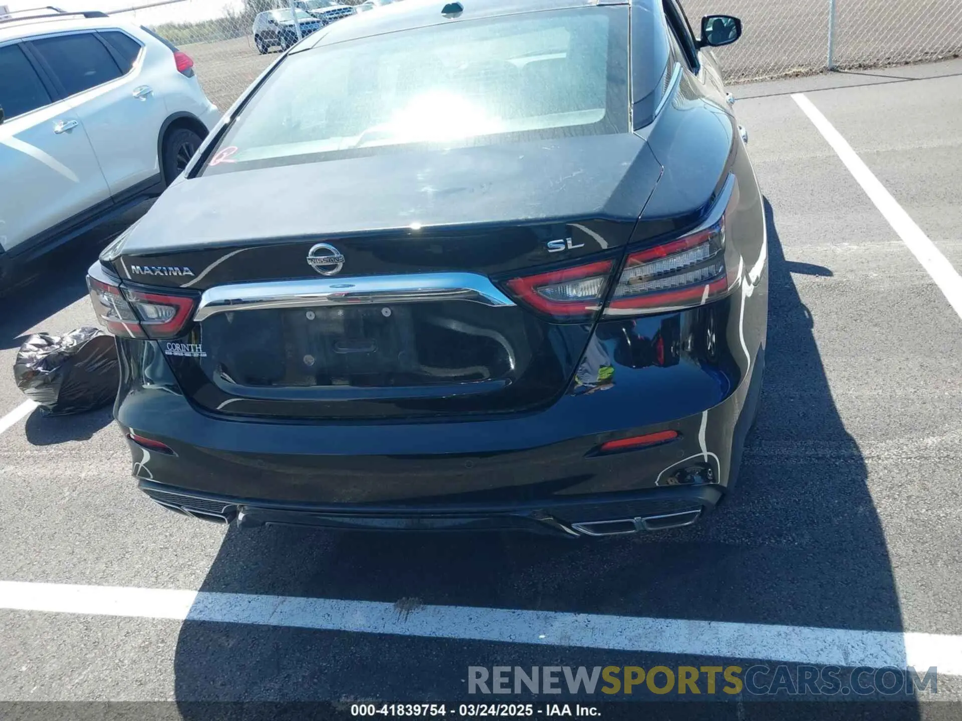 15 Photograph of a damaged car 1N4AA6AV5KC377042 NISSAN MAXIMA 2019