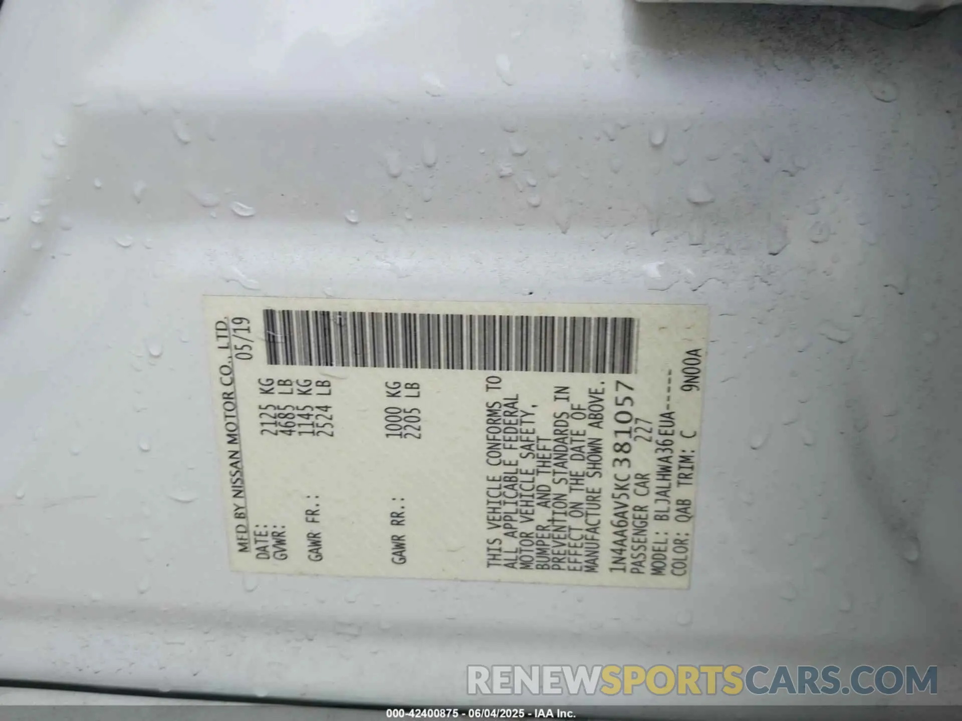 9 Photograph of a damaged car 1N4AA6AV5KC381057 NISSAN MAXIMA 2019
