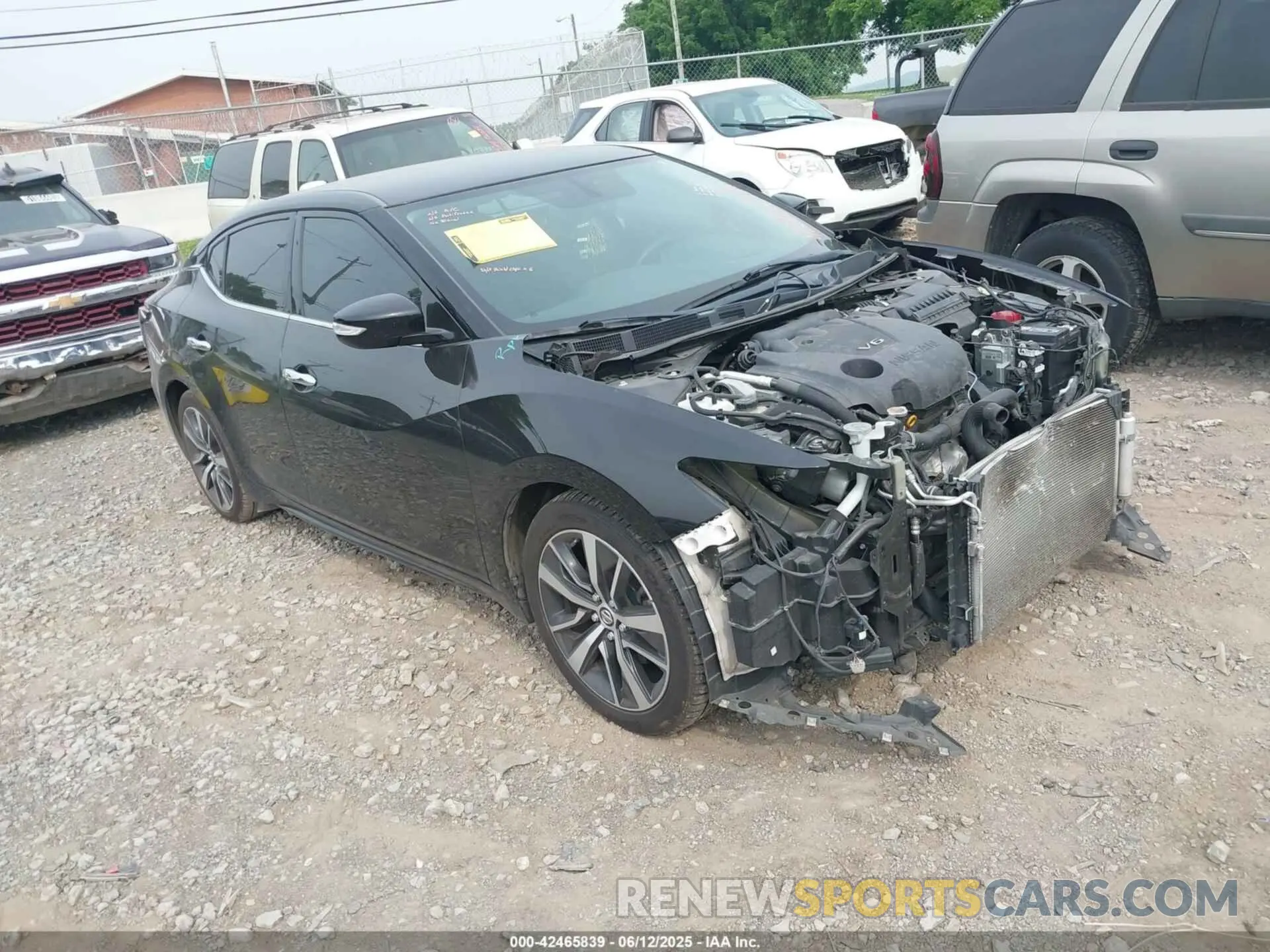 1 Photograph of a damaged car 1N4AA6AV6KC360167 NISSAN MAXIMA 2019