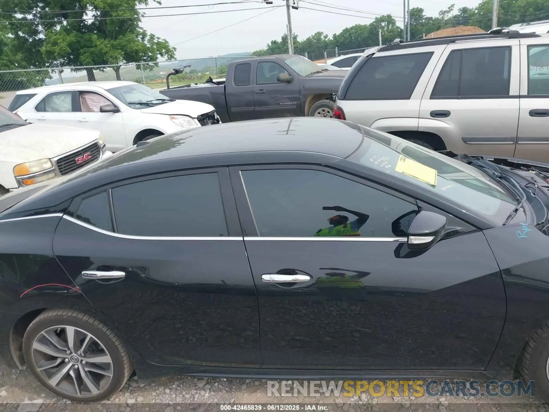 13 Photograph of a damaged car 1N4AA6AV6KC360167 NISSAN MAXIMA 2019