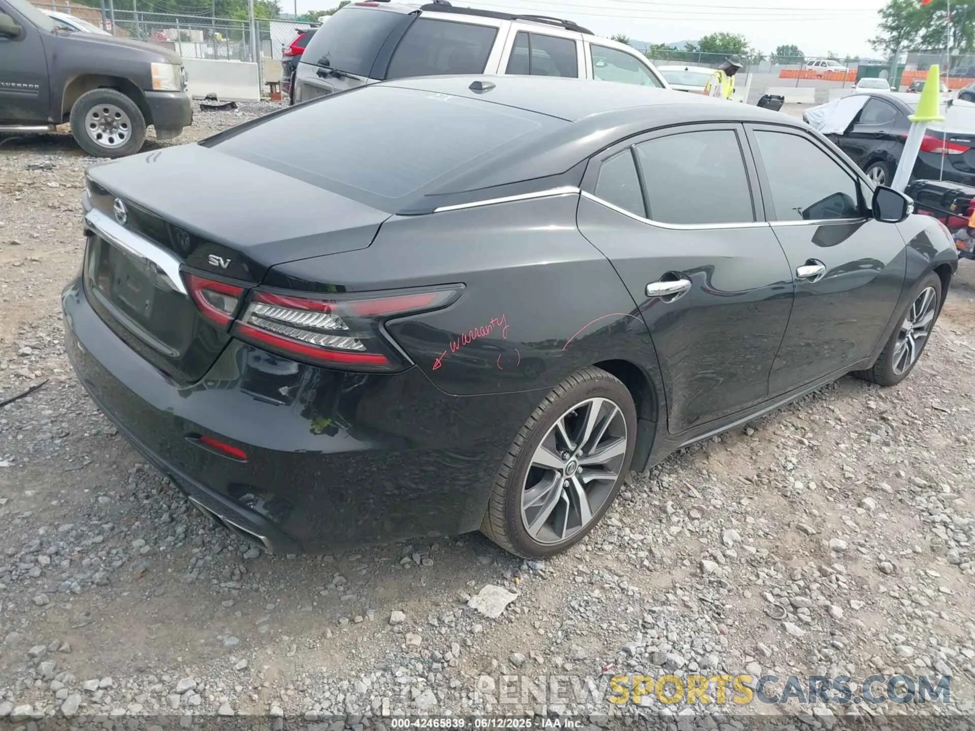 4 Photograph of a damaged car 1N4AA6AV6KC360167 NISSAN MAXIMA 2019