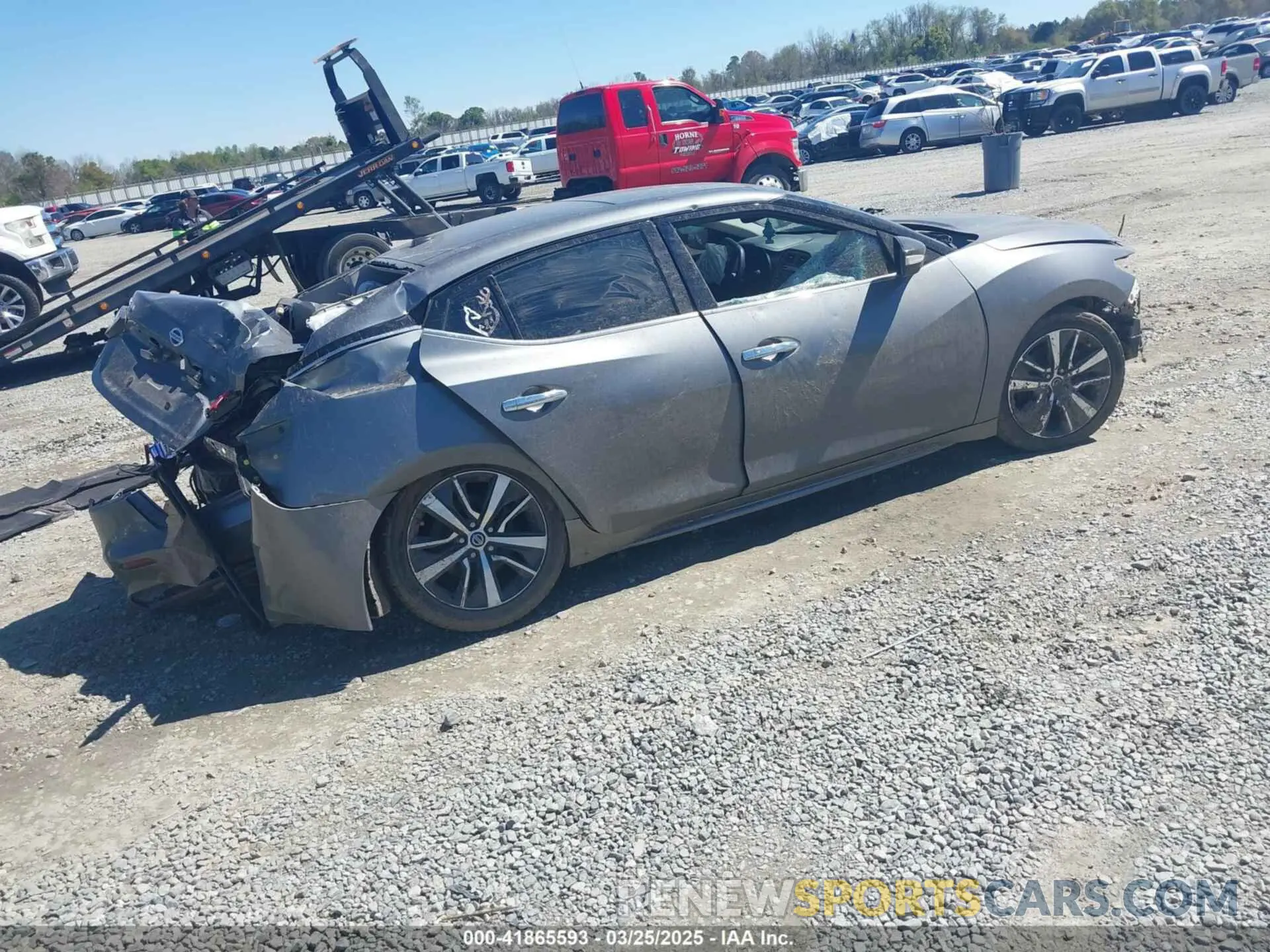 4 Photograph of a damaged car 1N4AA6AV6KC364994 NISSAN MAXIMA 2019