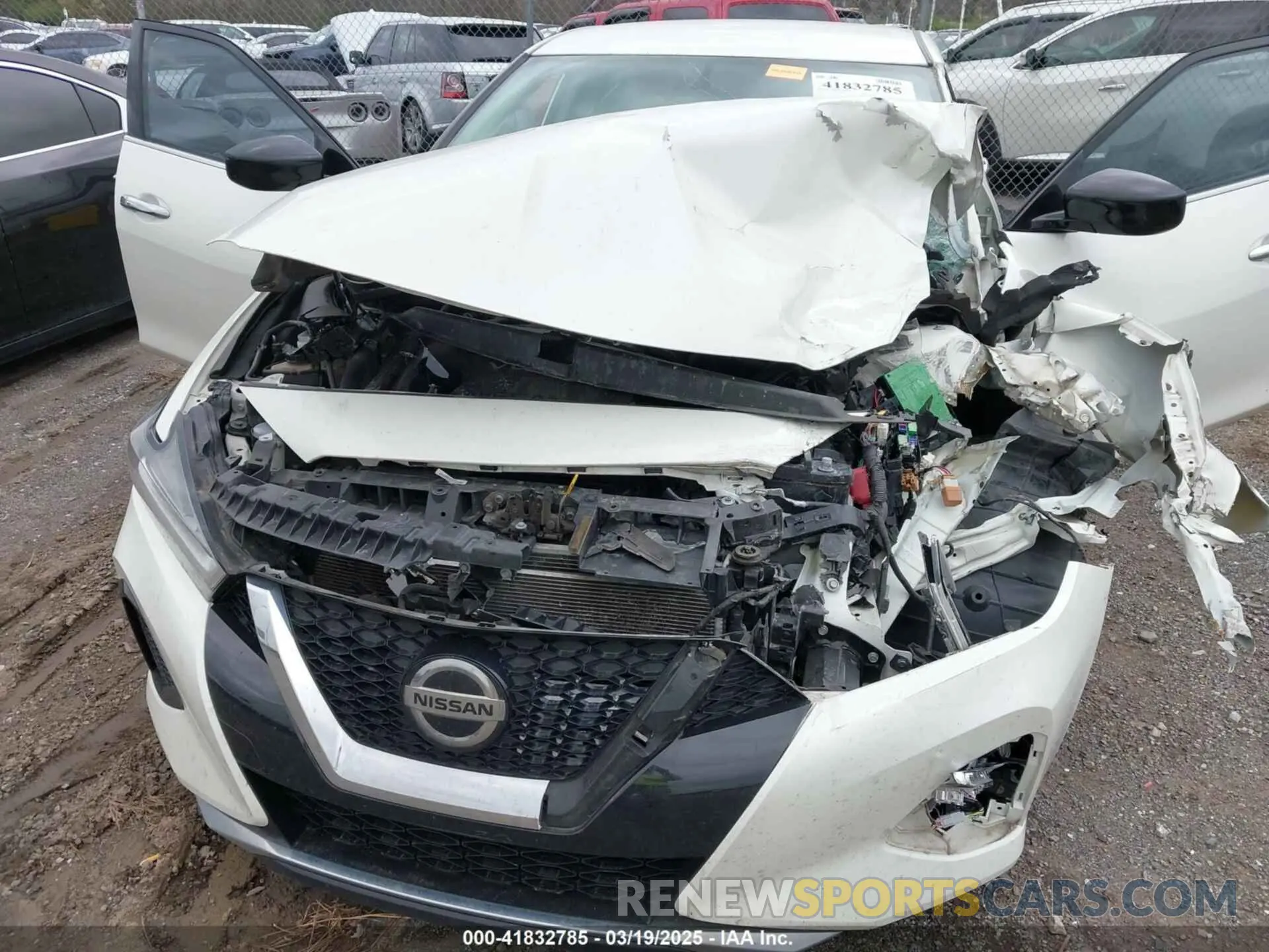 10 Photograph of a damaged car 1N4AA6AV6KC370178 NISSAN MAXIMA 2019