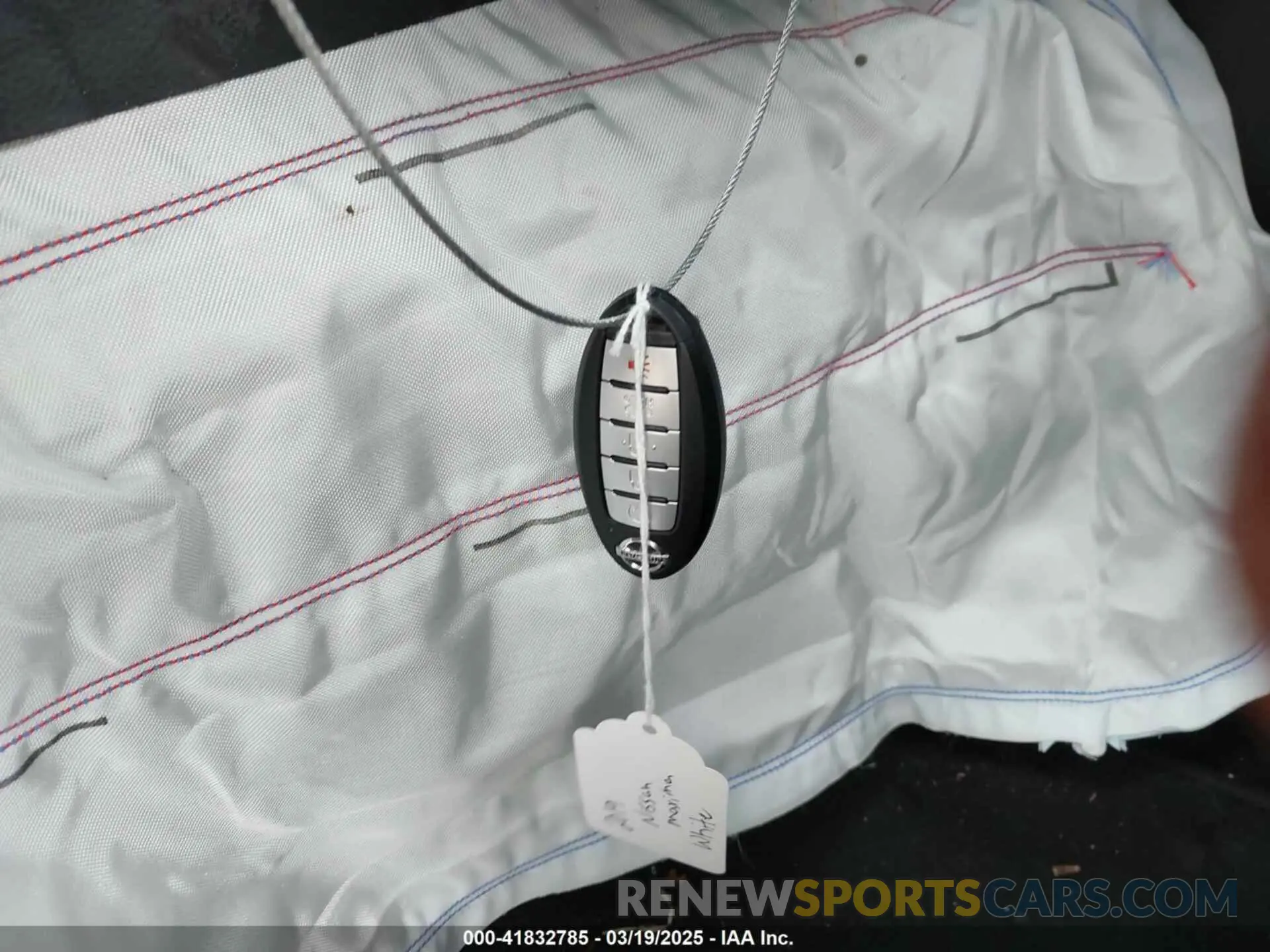11 Photograph of a damaged car 1N4AA6AV6KC370178 NISSAN MAXIMA 2019
