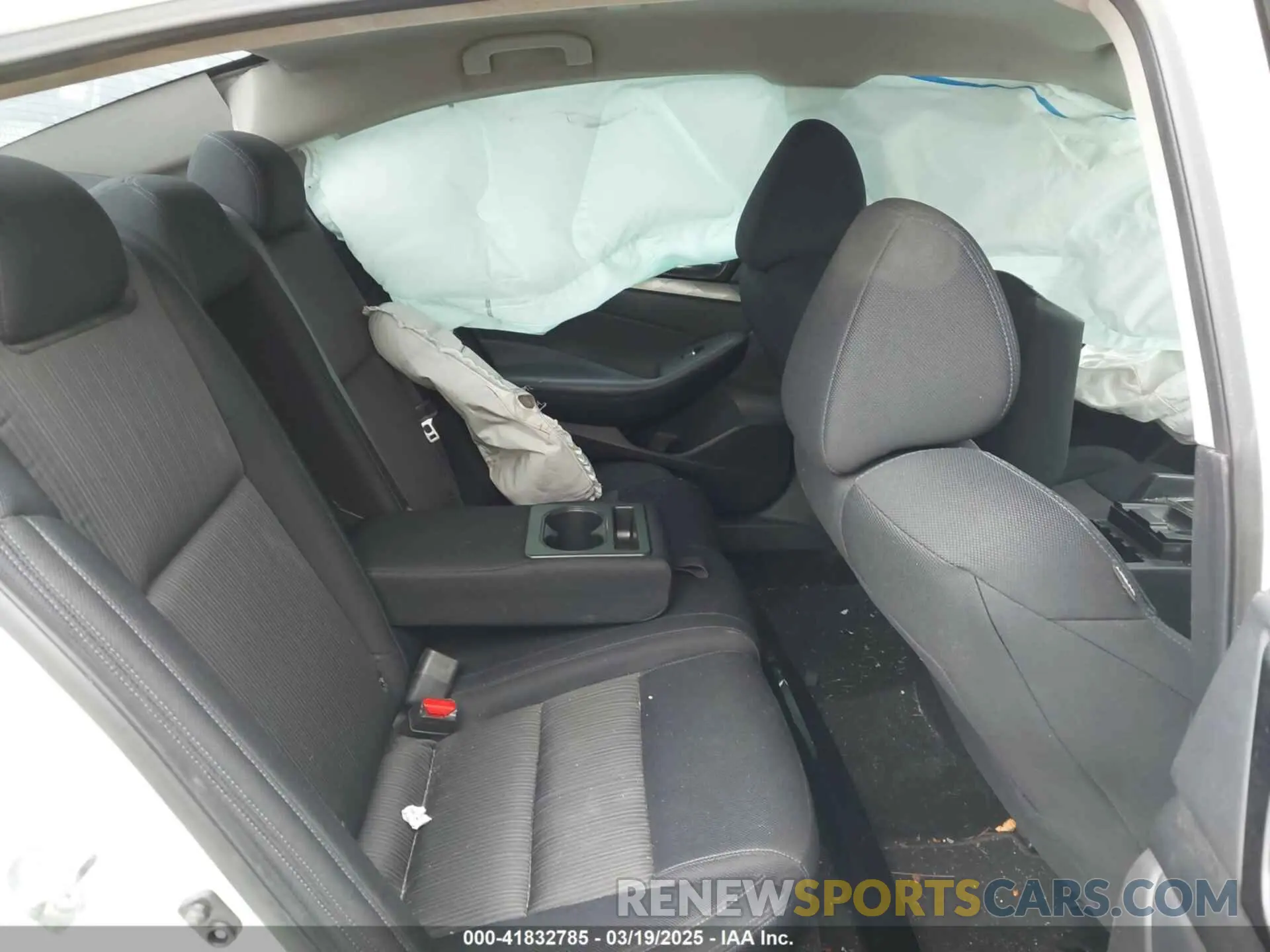 8 Photograph of a damaged car 1N4AA6AV6KC370178 NISSAN MAXIMA 2019