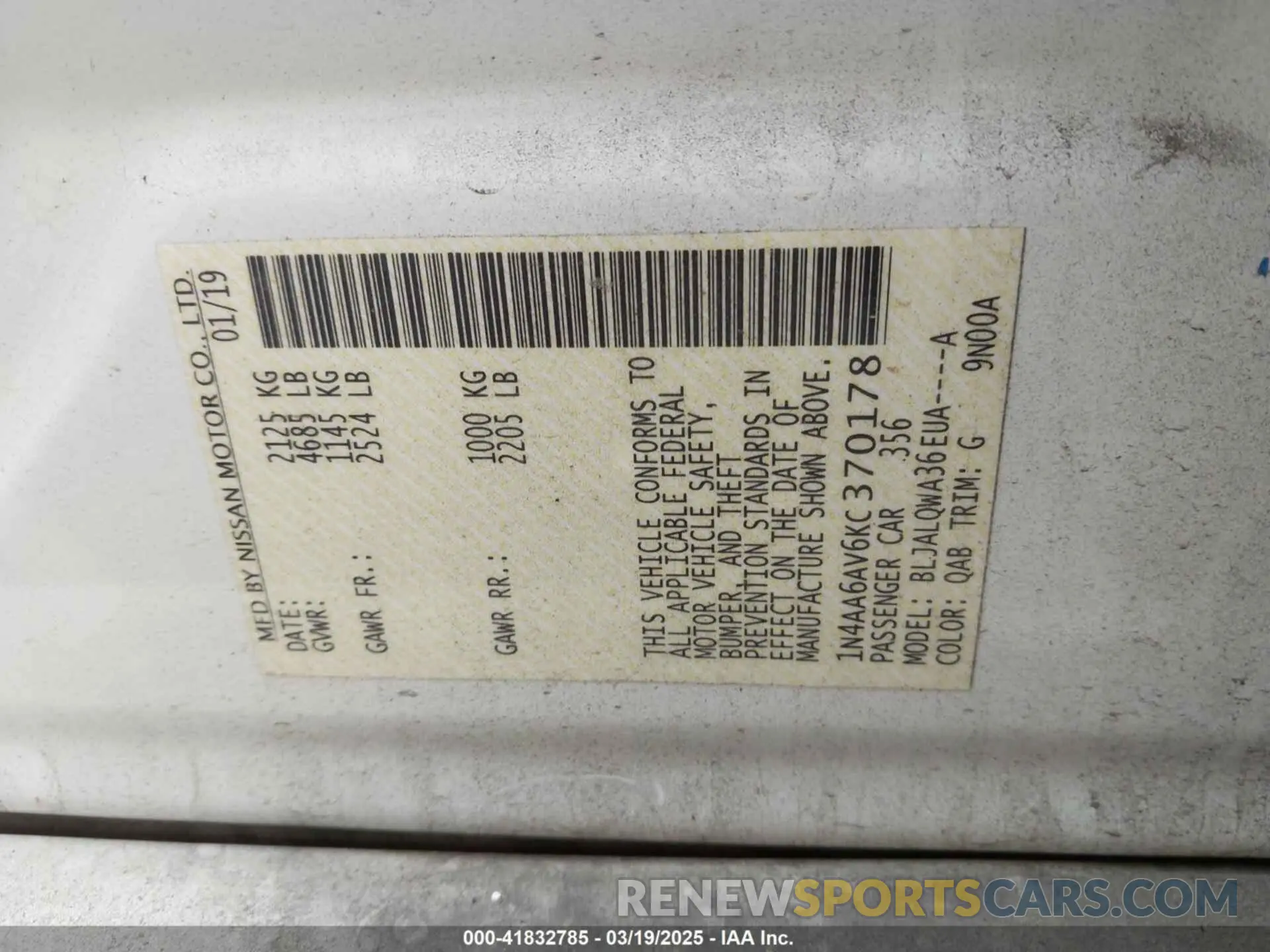 9 Photograph of a damaged car 1N4AA6AV6KC370178 NISSAN MAXIMA 2019